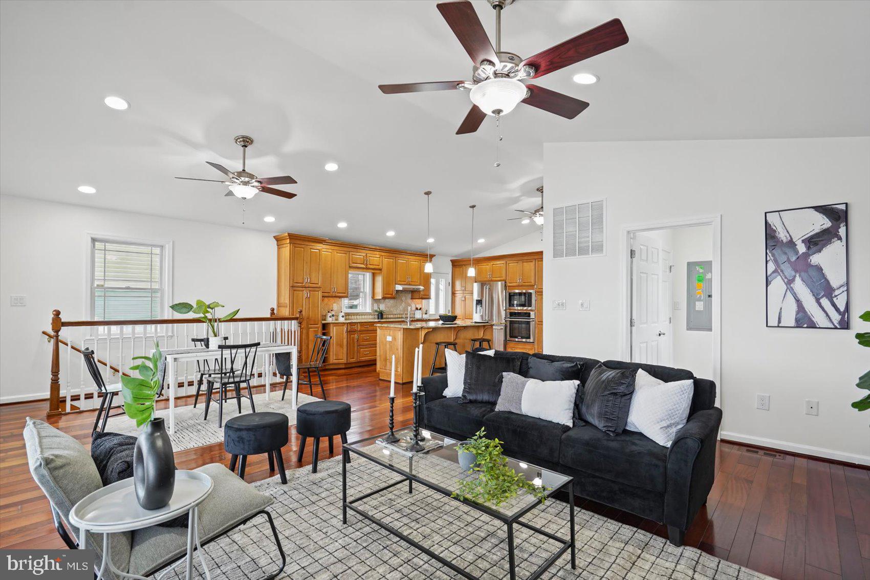 1332 BURKE ROAD