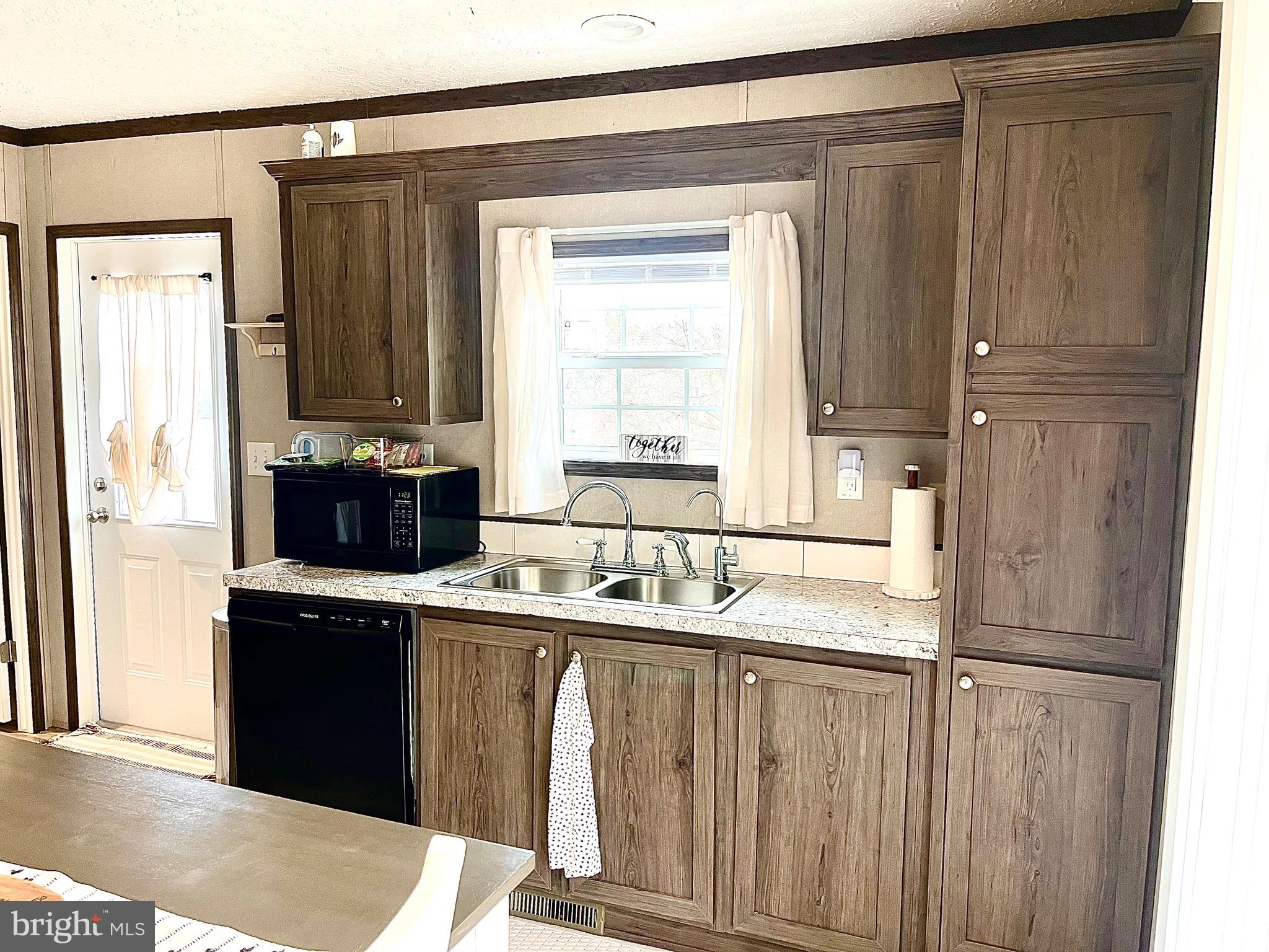 SHENANDOAH RIVER BEND - Residential