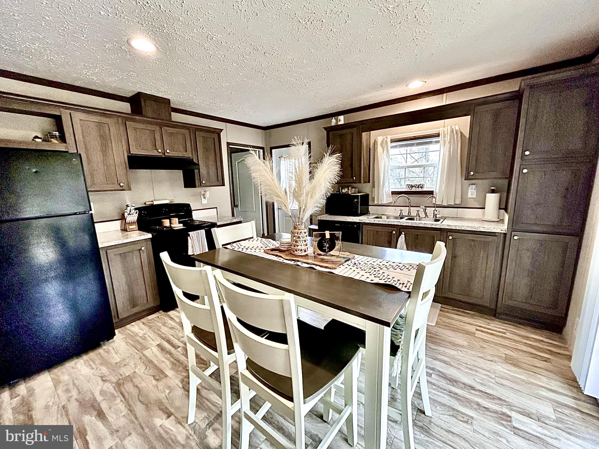 SHENANDOAH RIVER BEND - Residential