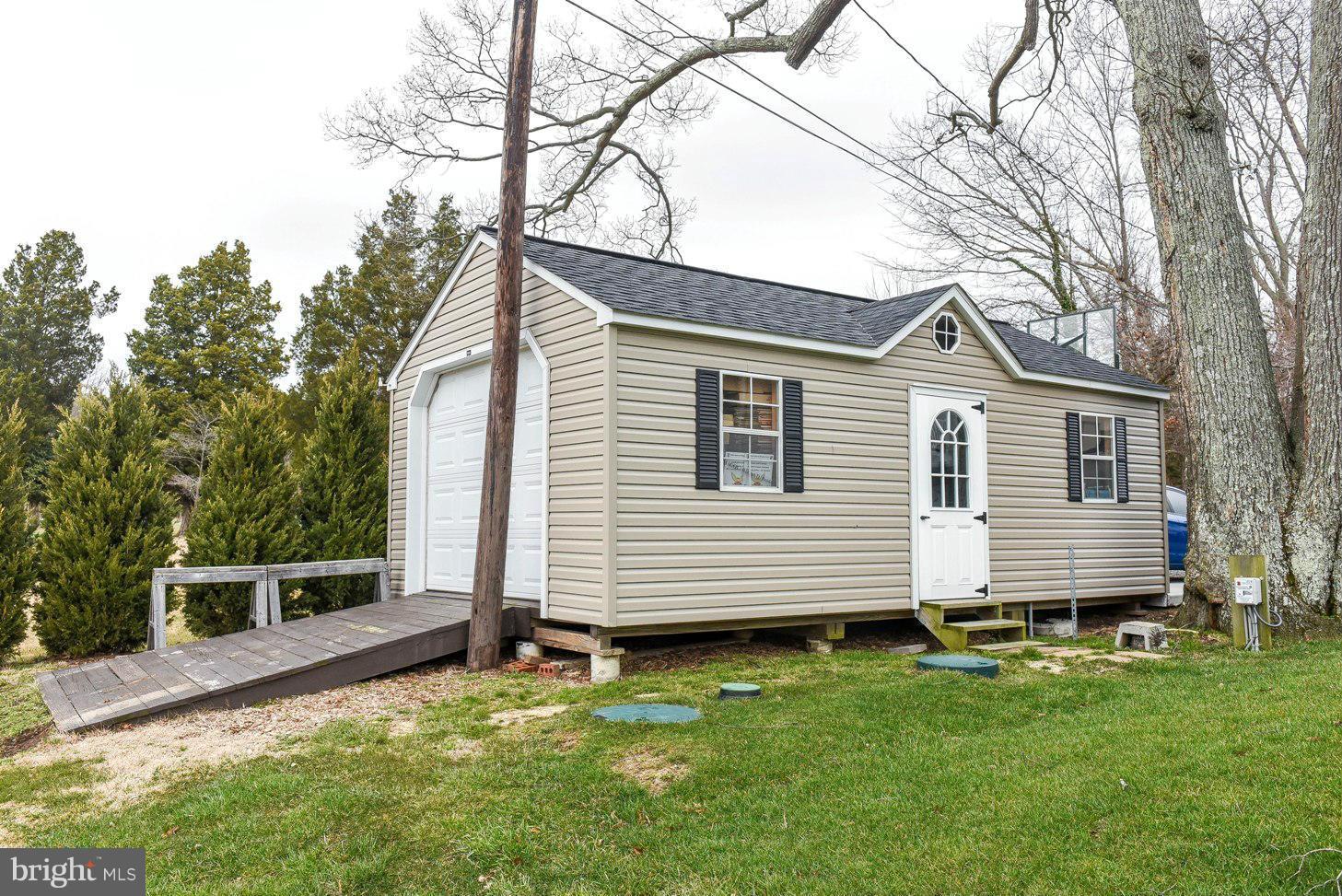 MCKAYS BEACH - Residential