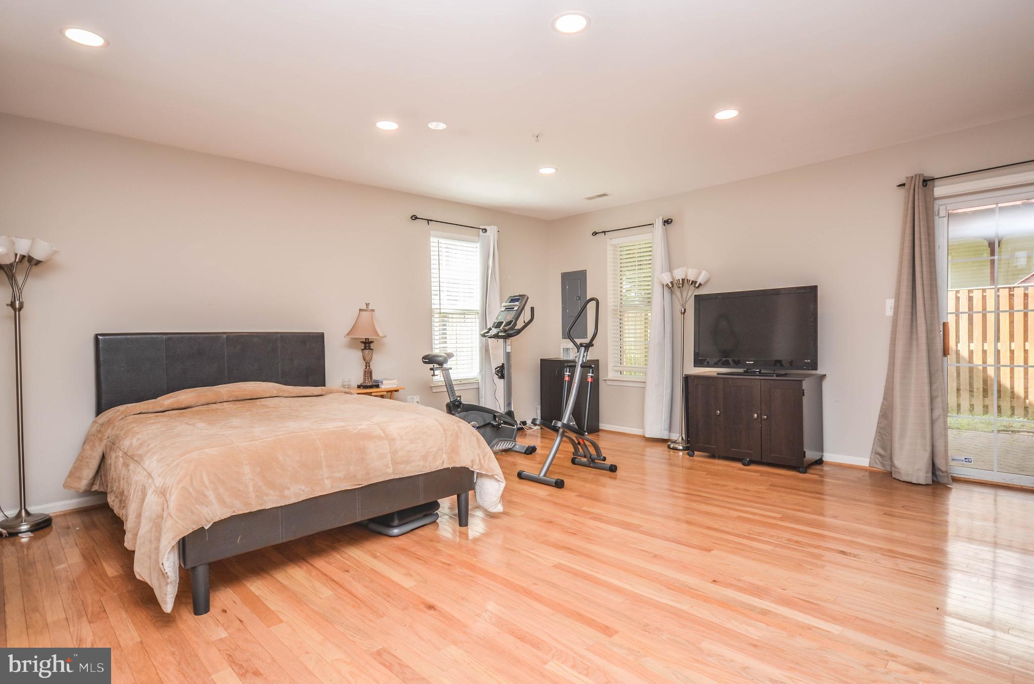 KINGSVIEW VILLAGE - Residential Lease