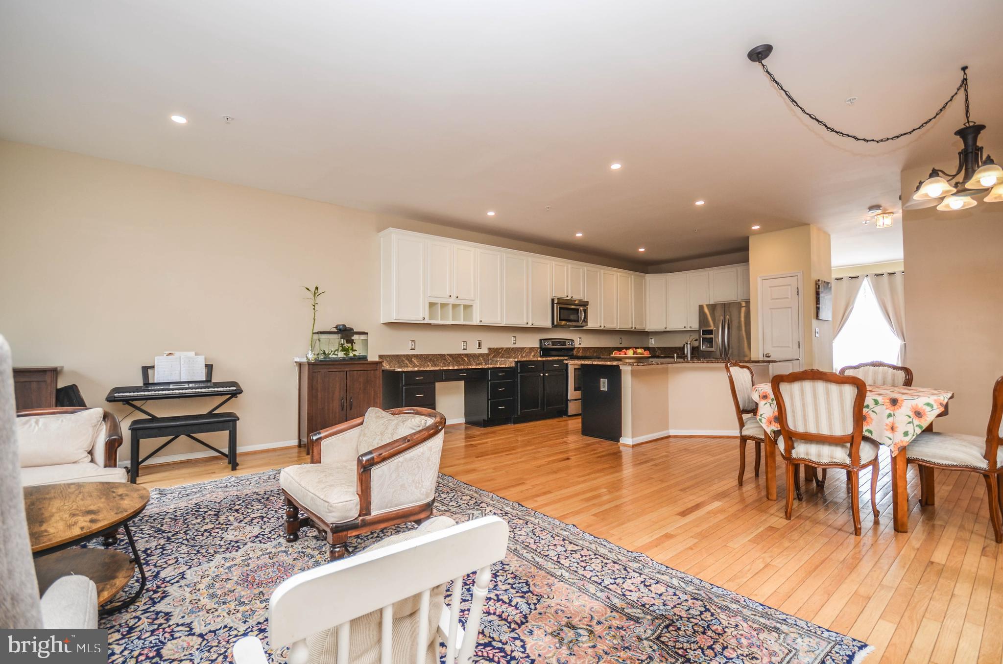 KINGSVIEW VILLAGE - Residential Lease