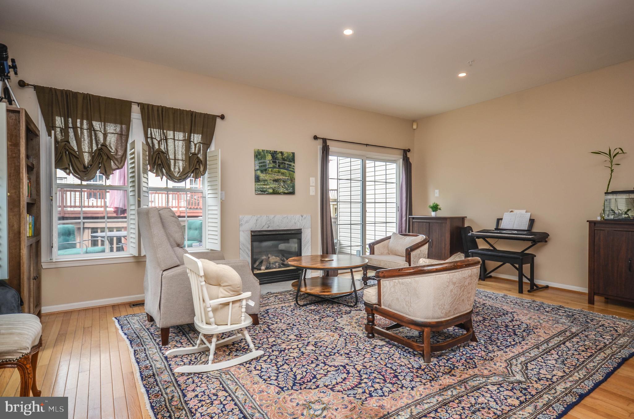 KINGSVIEW VILLAGE - Residential Lease