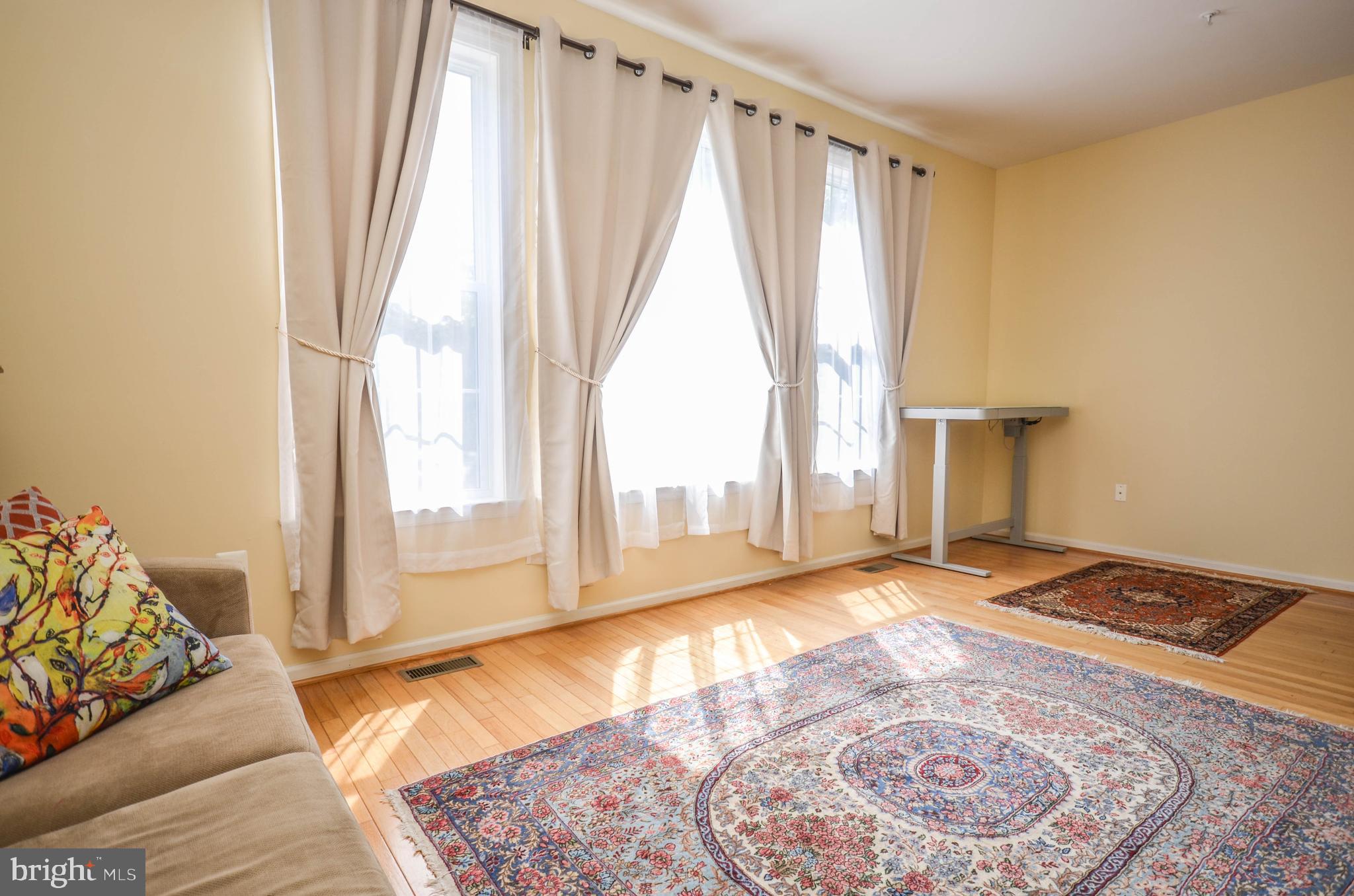 KINGSVIEW VILLAGE - Residential Lease