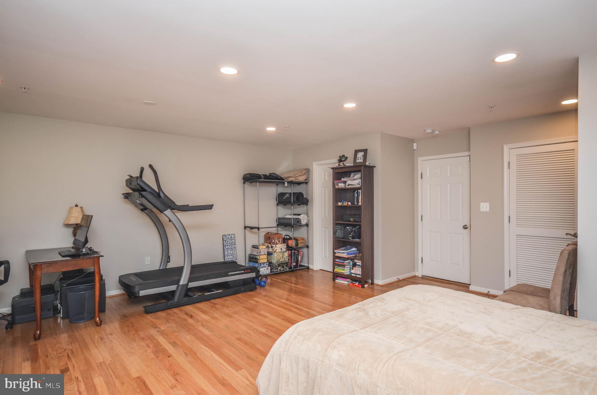 KINGSVIEW VILLAGE - Residential Lease