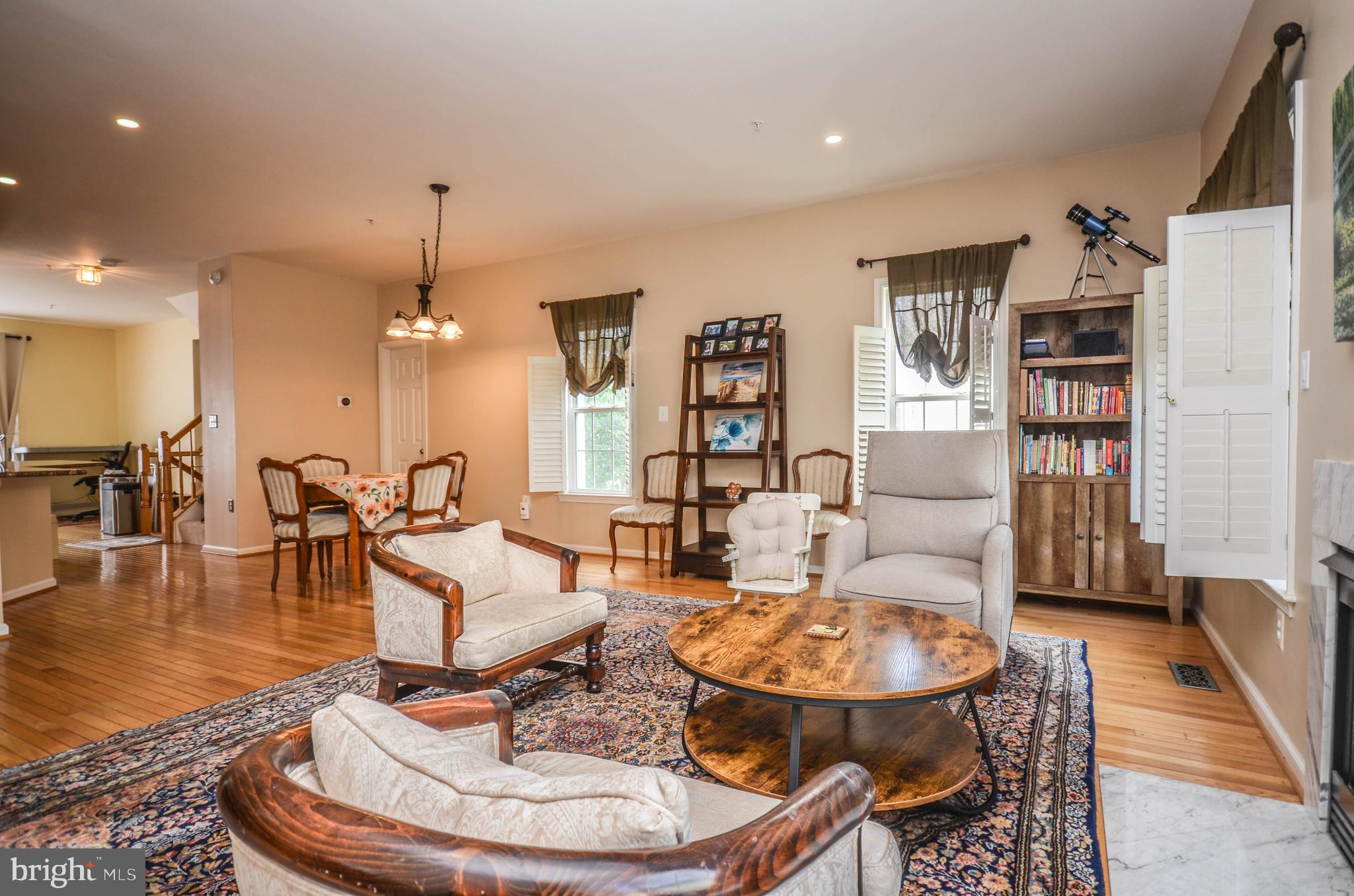 KINGSVIEW VILLAGE - Residential Lease