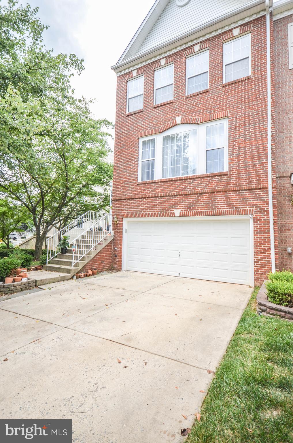 KINGSVIEW VILLAGE - Residential Lease