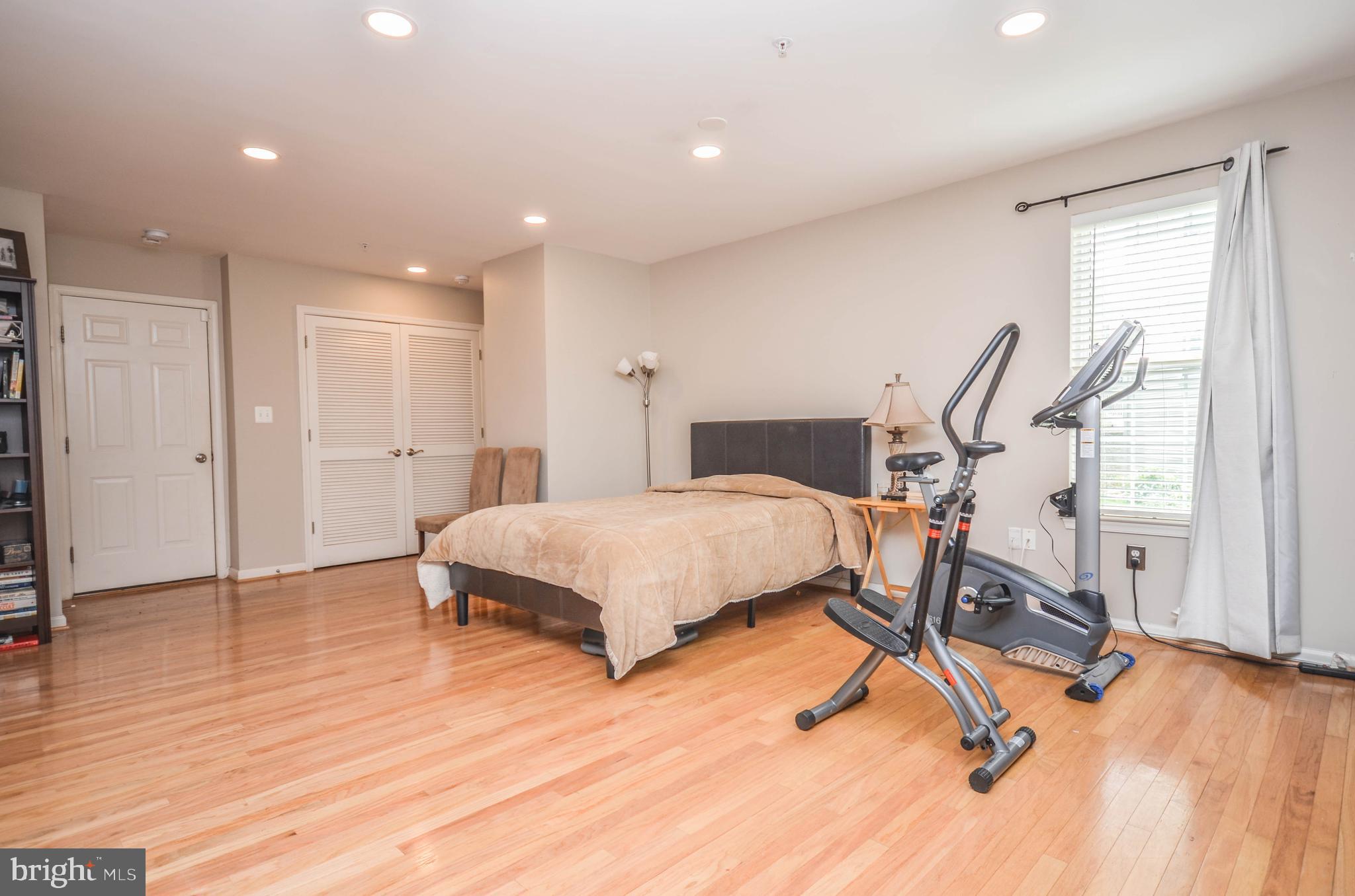 KINGSVIEW VILLAGE - Residential Lease