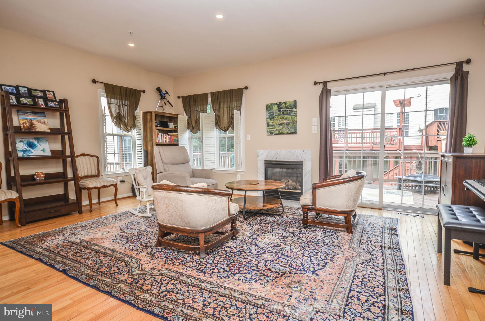 KINGSVIEW VILLAGE - Residential Lease