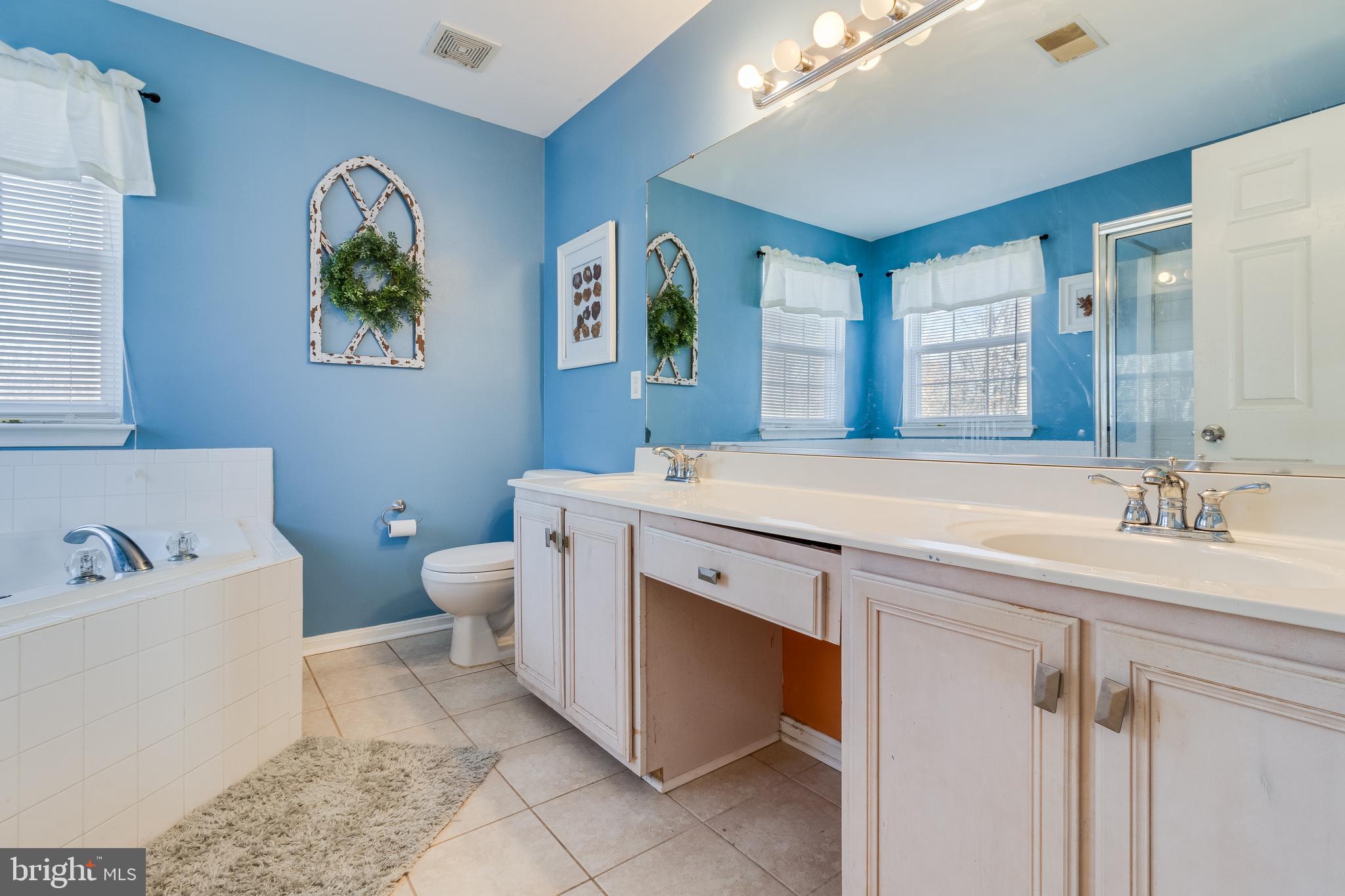 STRAWBERRY HILL EST SUB - Residential