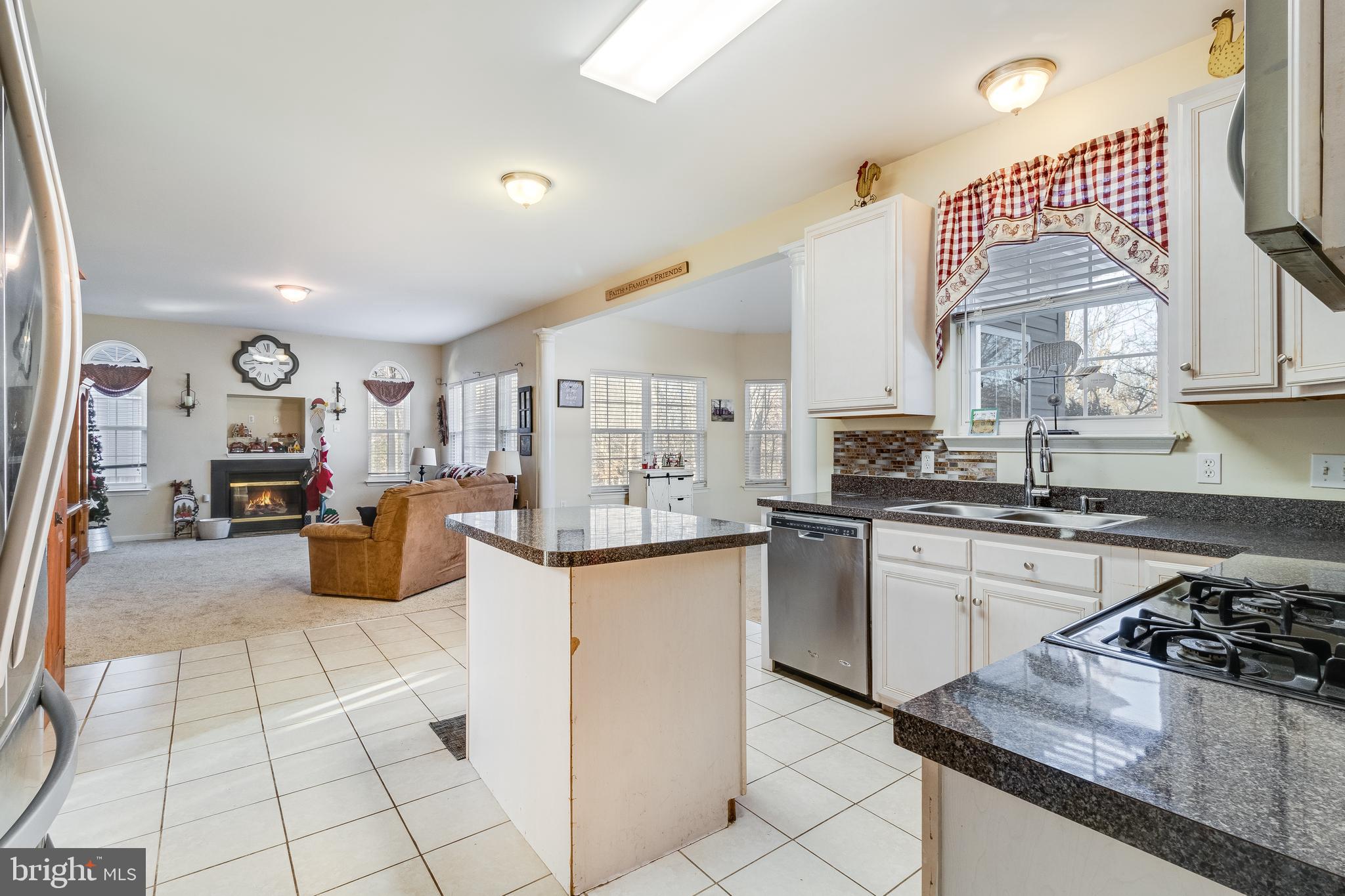 STRAWBERRY HILL EST SUB - Residential