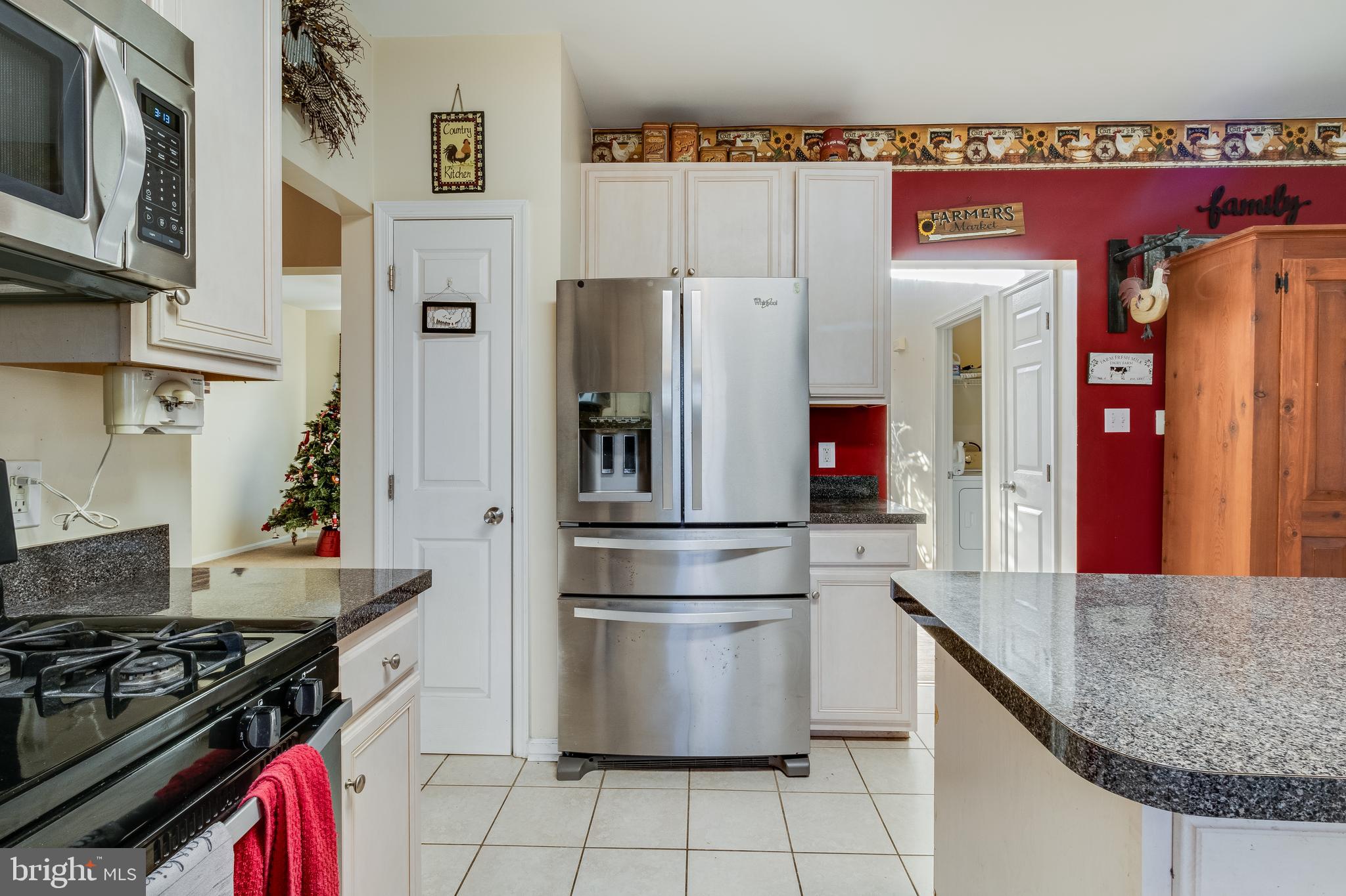 STRAWBERRY HILL EST SUB - Residential