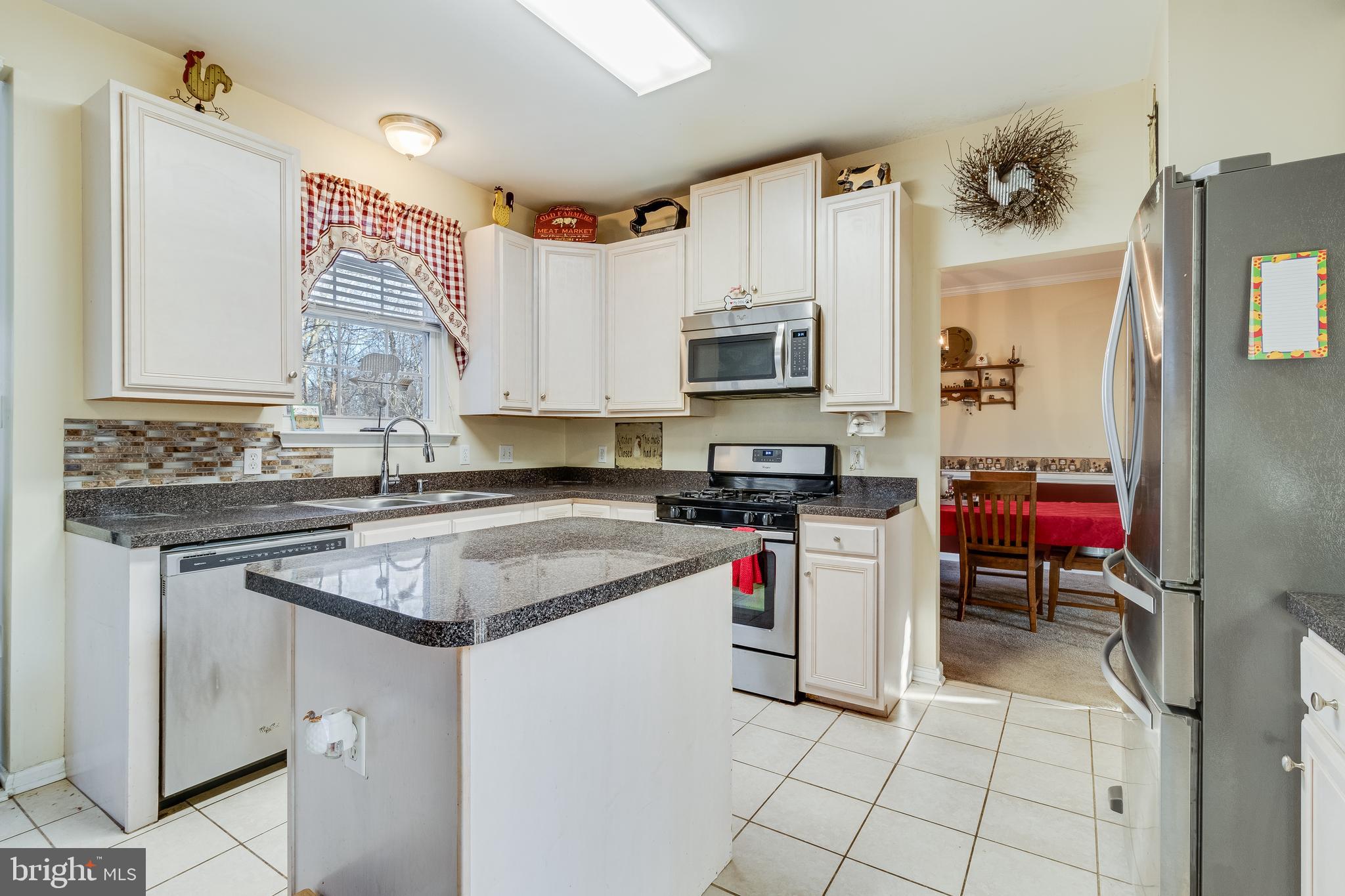 STRAWBERRY HILL EST SUB - Residential