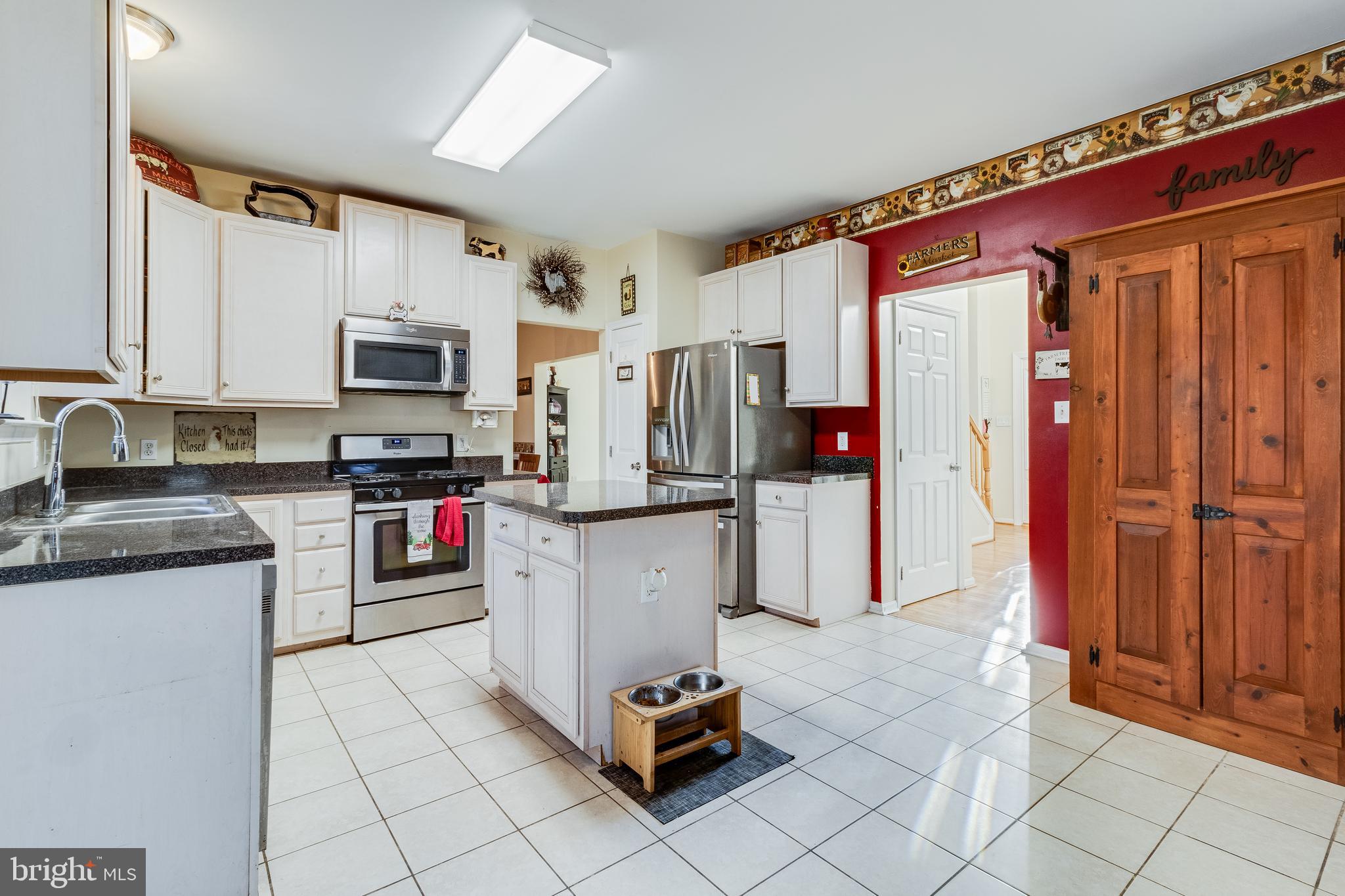 STRAWBERRY HILL EST SUB - Residential