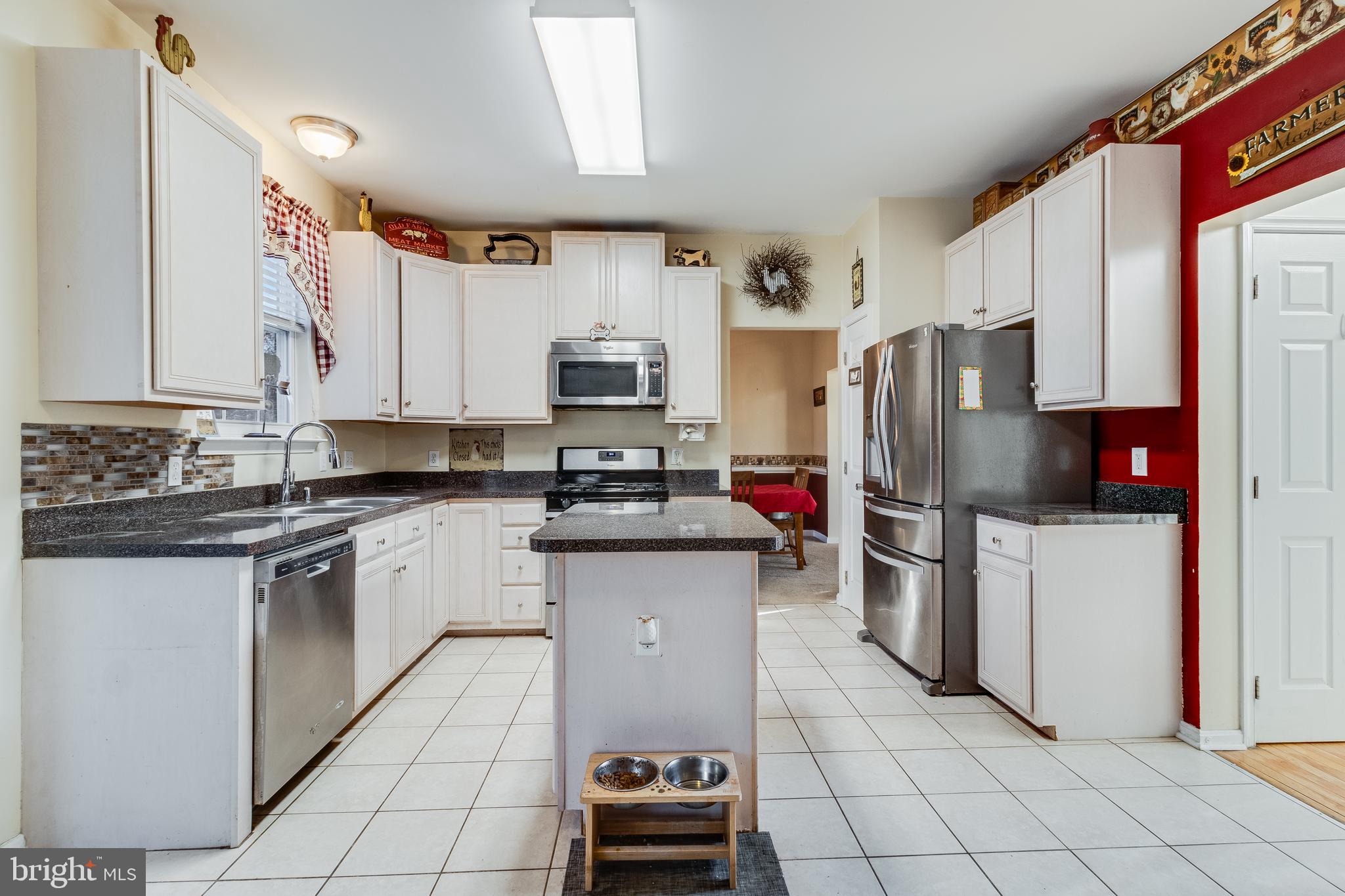 STRAWBERRY HILL EST SUB - Residential