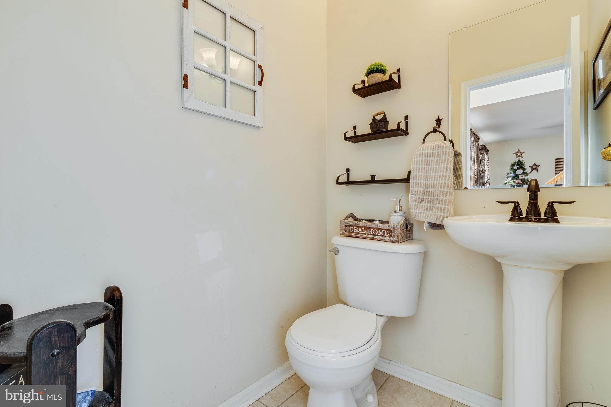 STRAWBERRY HILL EST SUB - Residential