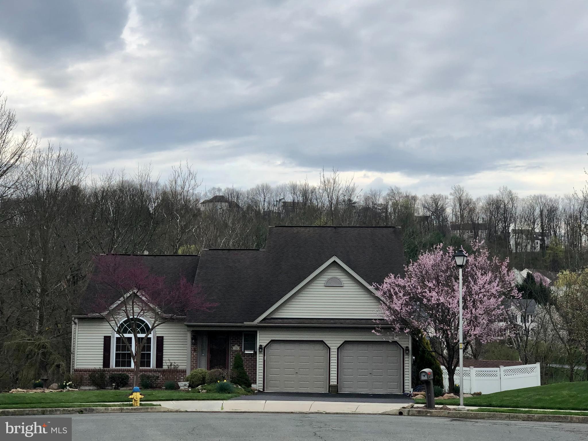 PATHFINDER MEADOWS - Residential Lease