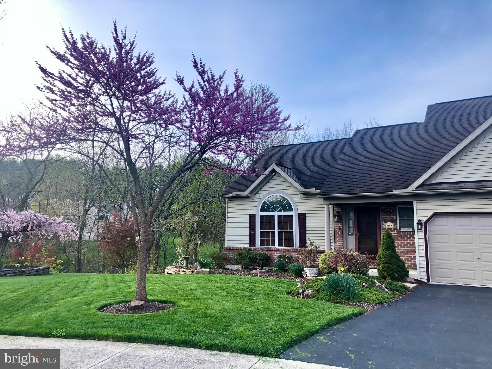 Beautiful Exeter 3 bedroom home. Master suite on first floor. 2.5 baths. Cathedral ceilings, gas fireplace. Modern kitchen, granite countertops, stainless steel appliances. Newly painted.
Looking for well qualified responsible tenant.
Tenant is responsible for all utilities and landscaping.
Free online rent payment options.