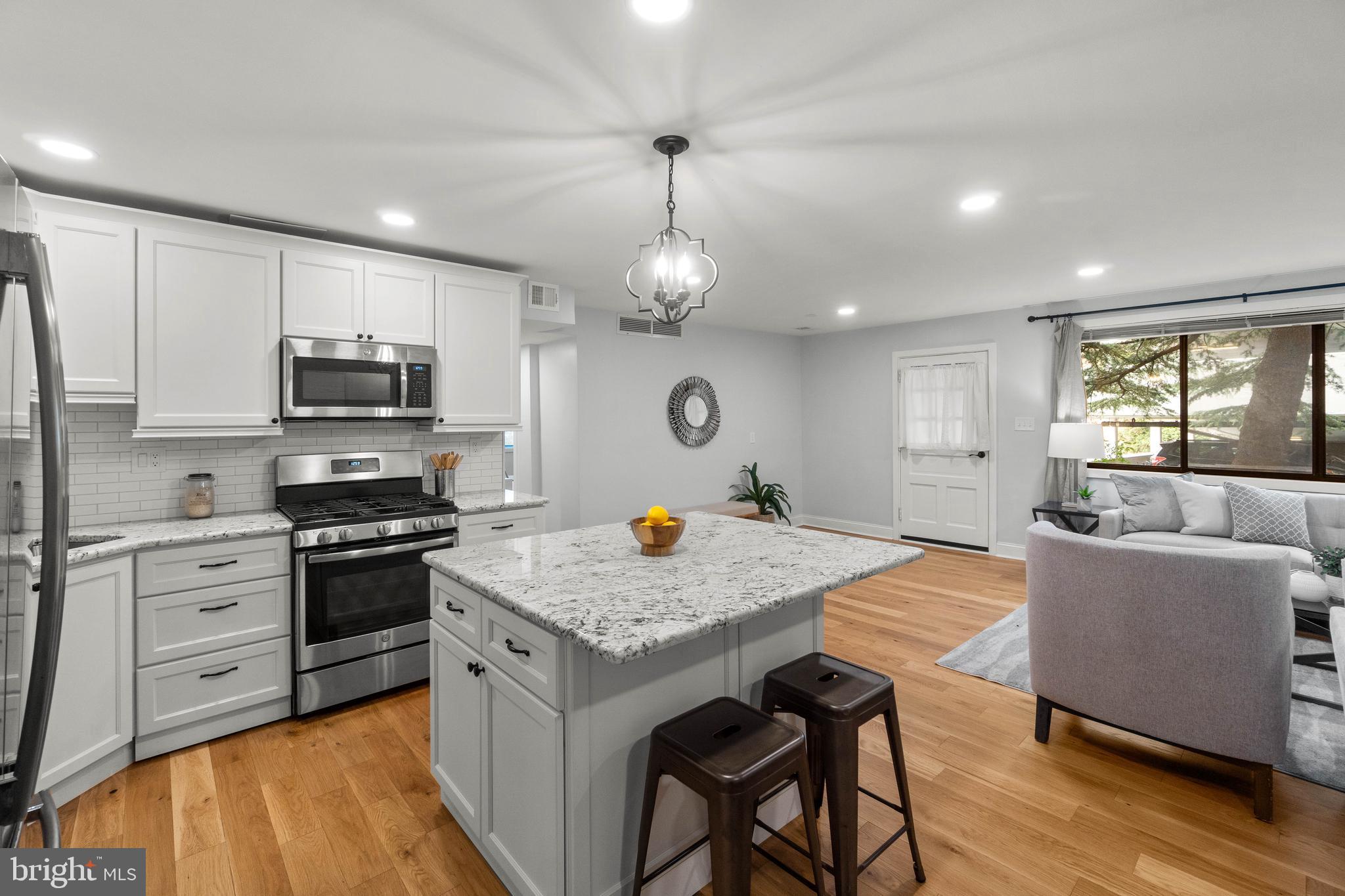 ADAMS HOUSE - Residential