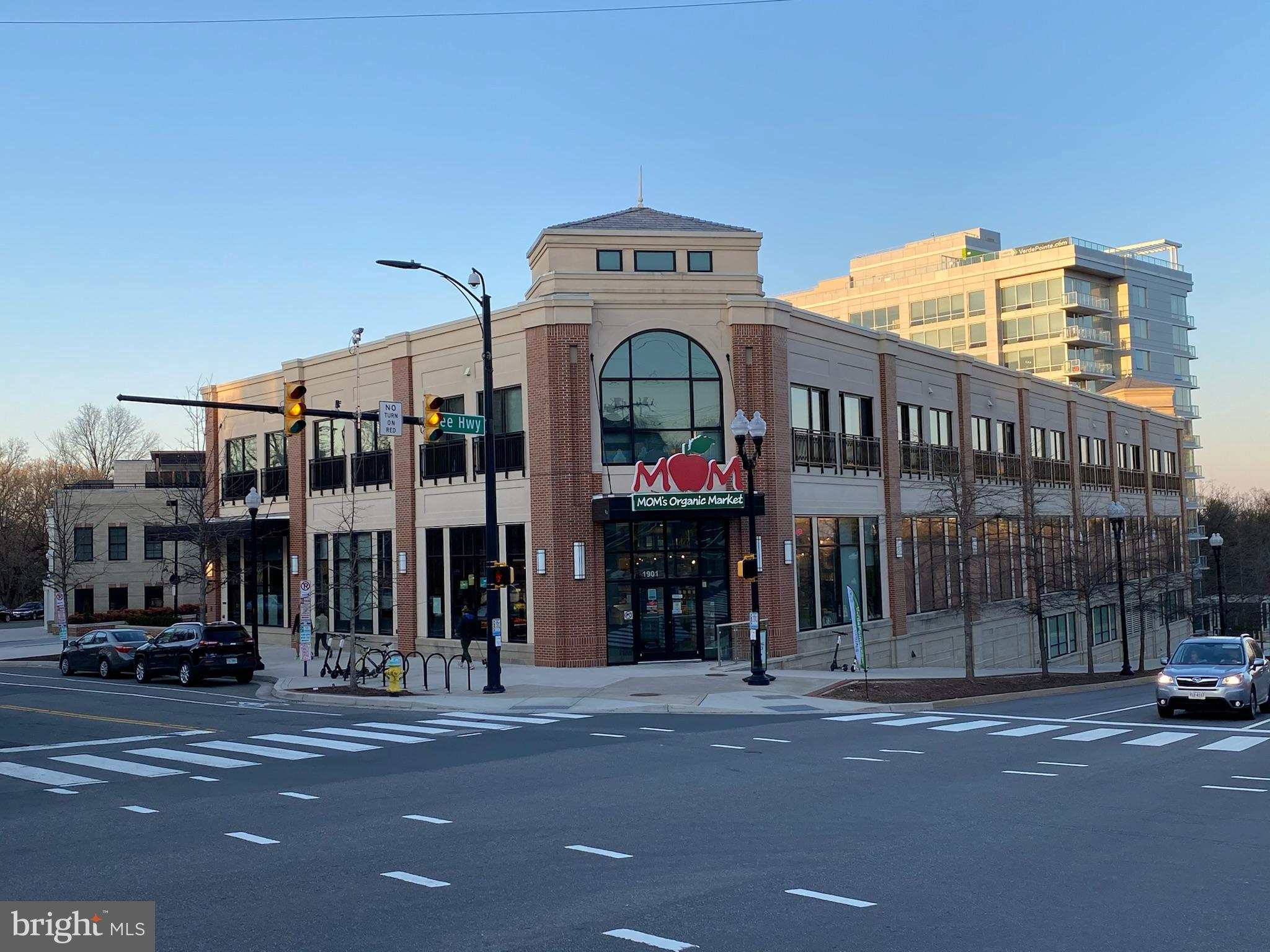 ADAMS HOUSE - Residential