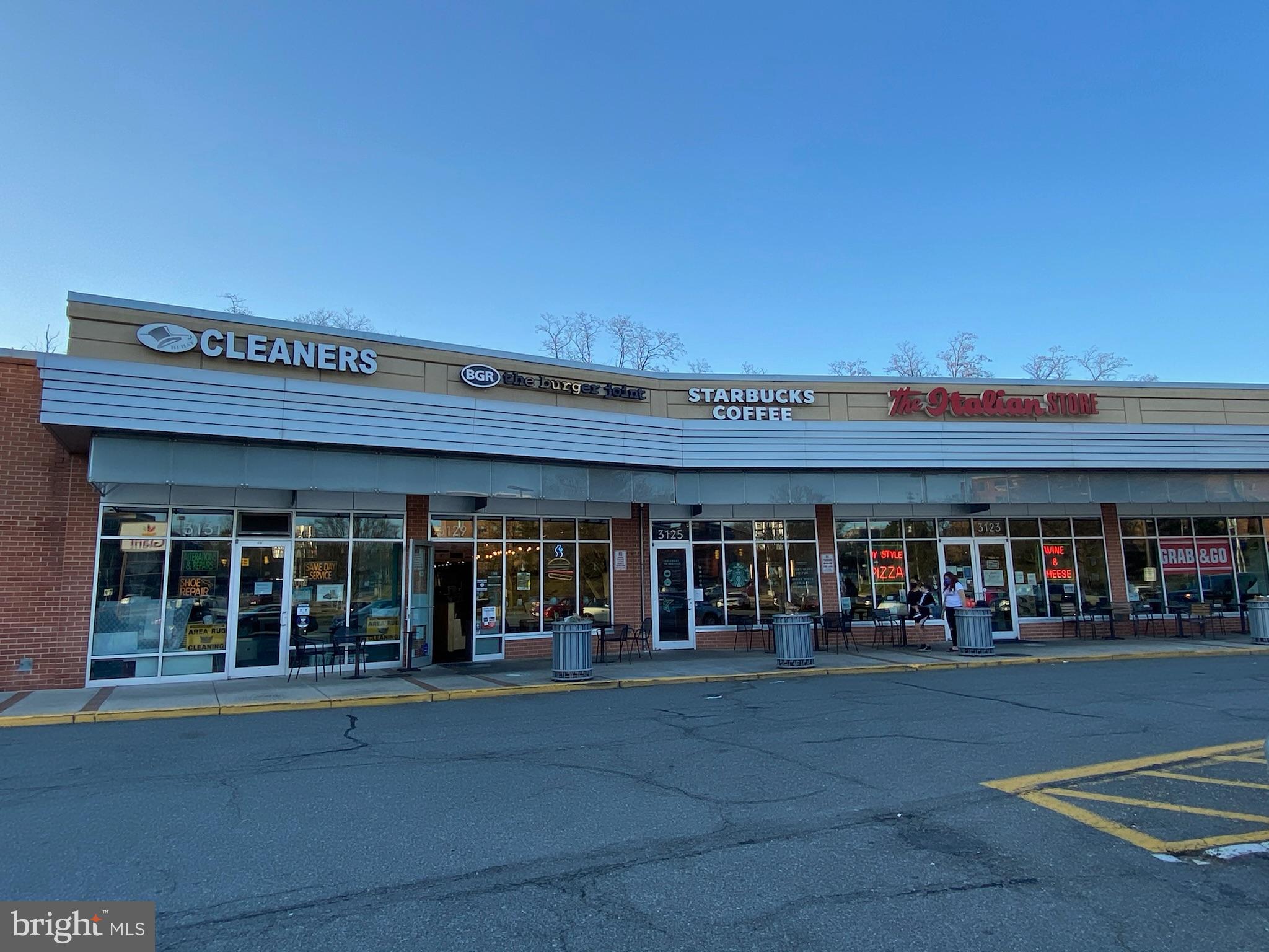 ADAMS HOUSE - Residential