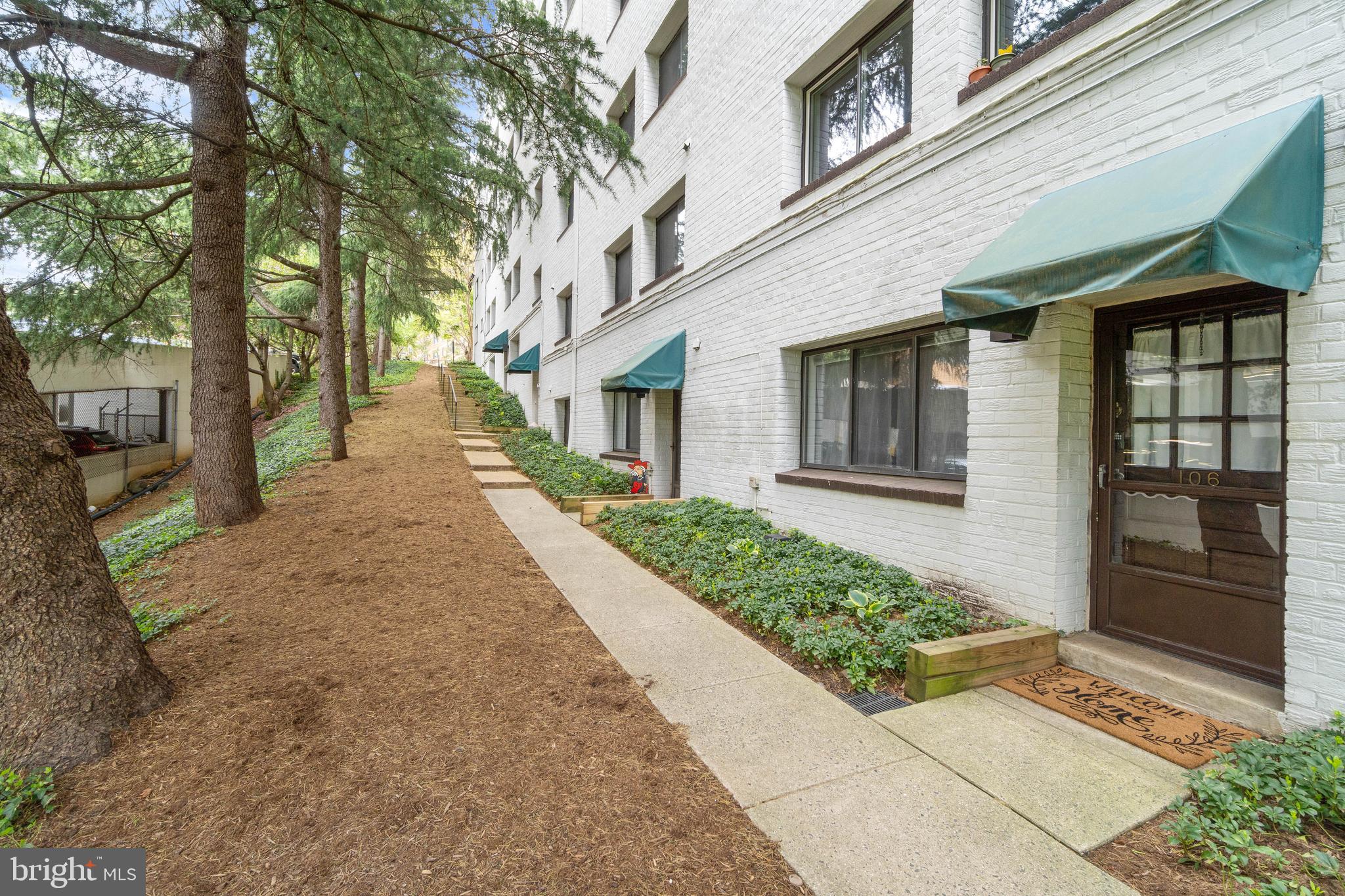 ADAMS HOUSE - Residential