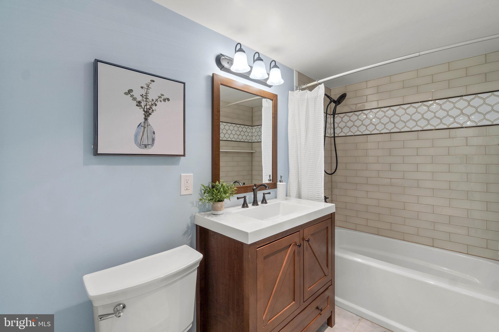 ADAMS HOUSE - Residential