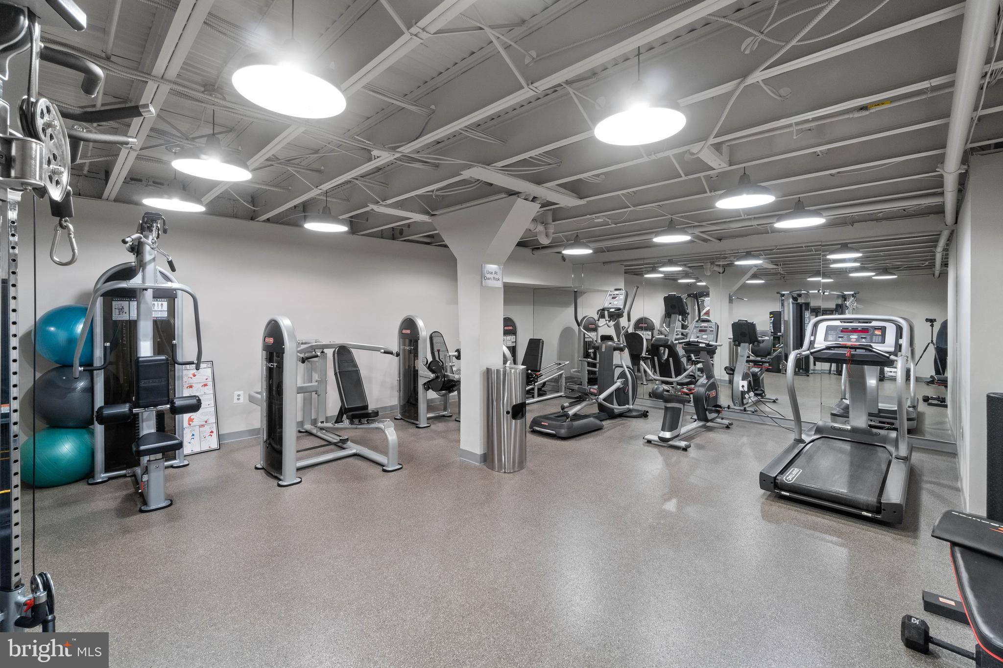 ADAMS HOUSE - Residential