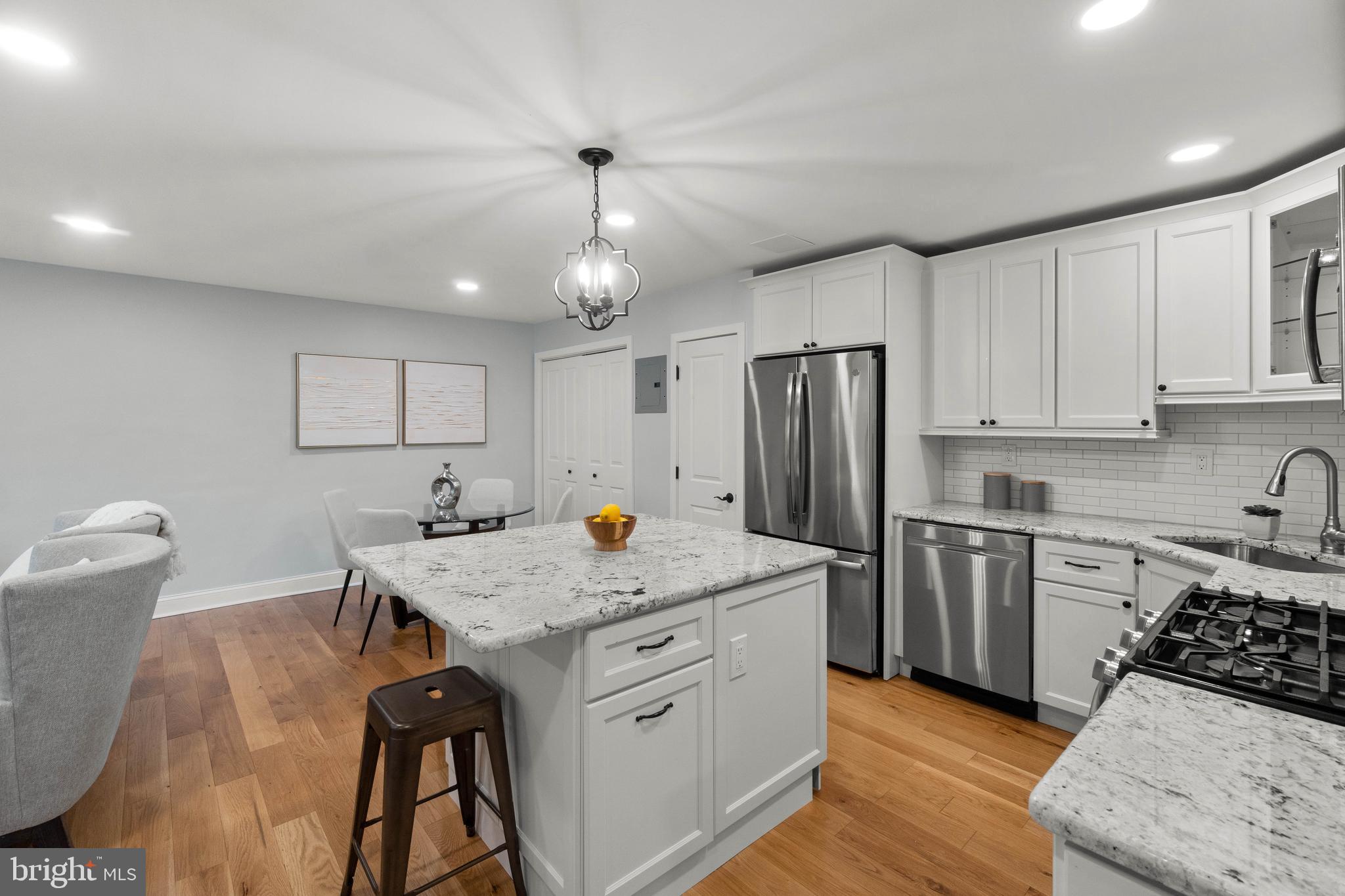 ADAMS HOUSE - Residential