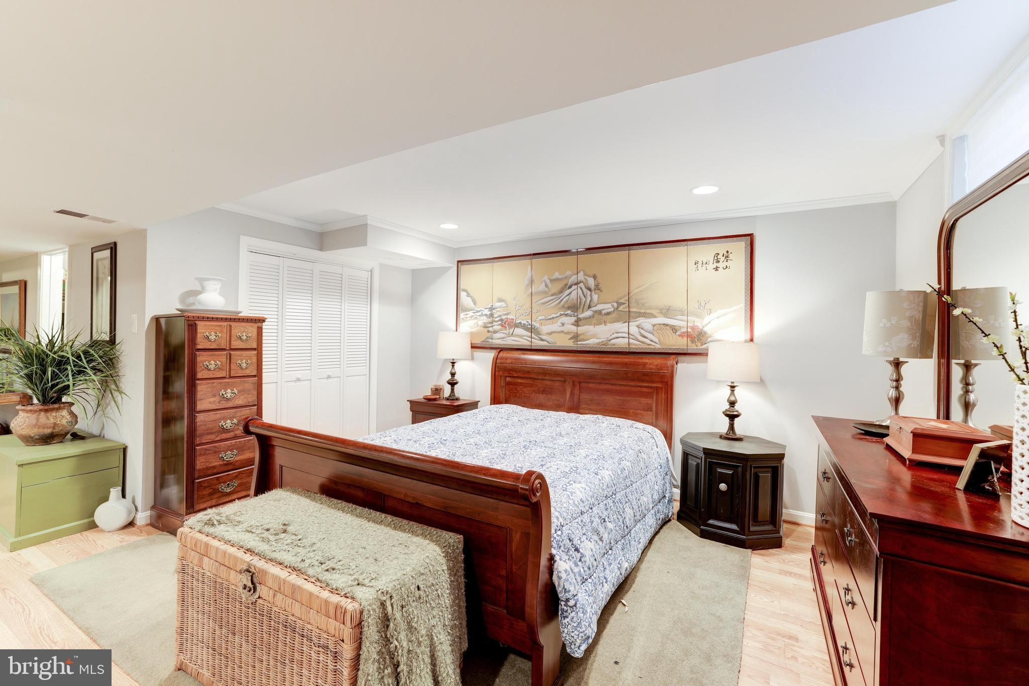 KING CREST - Residential