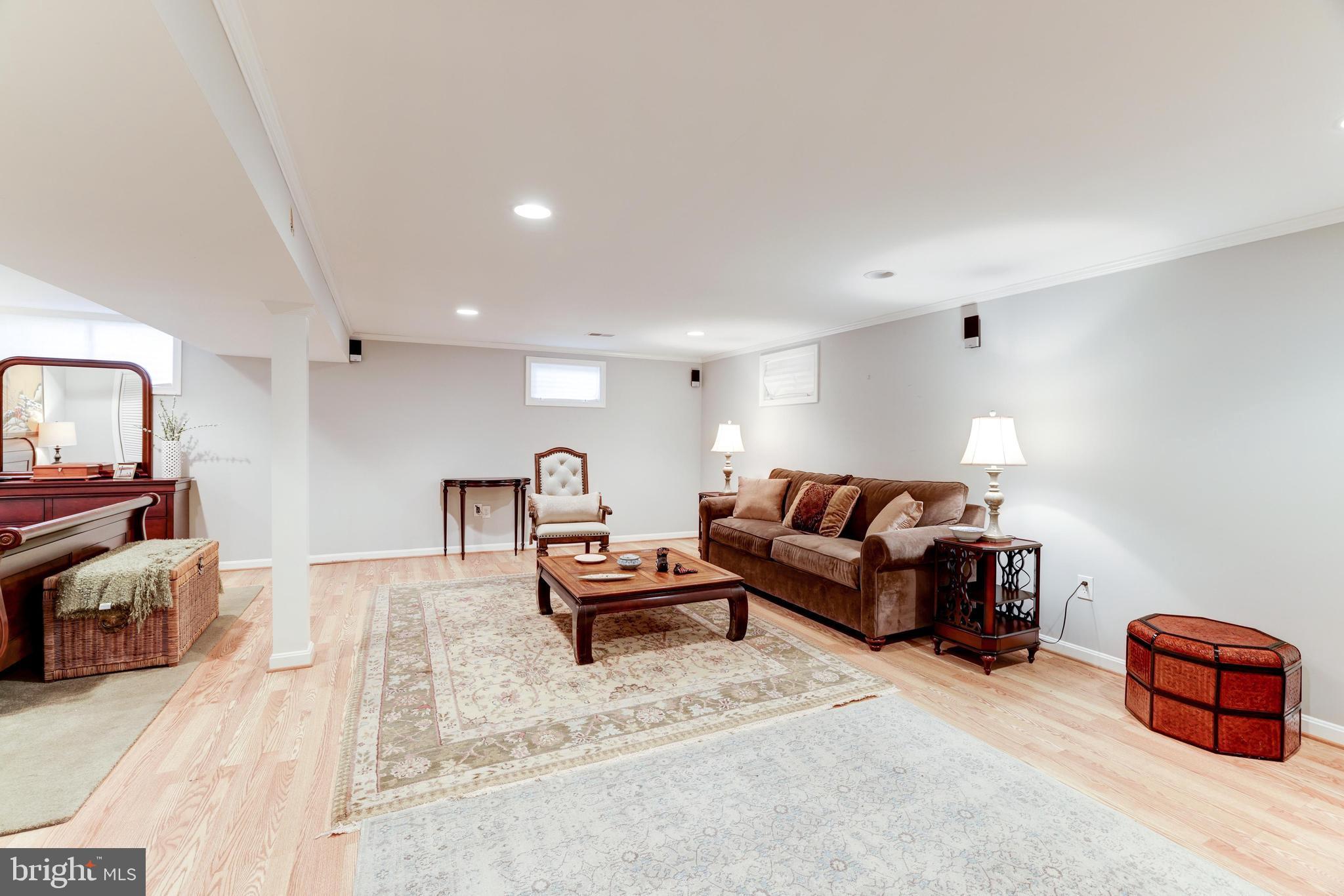 KING CREST - Residential