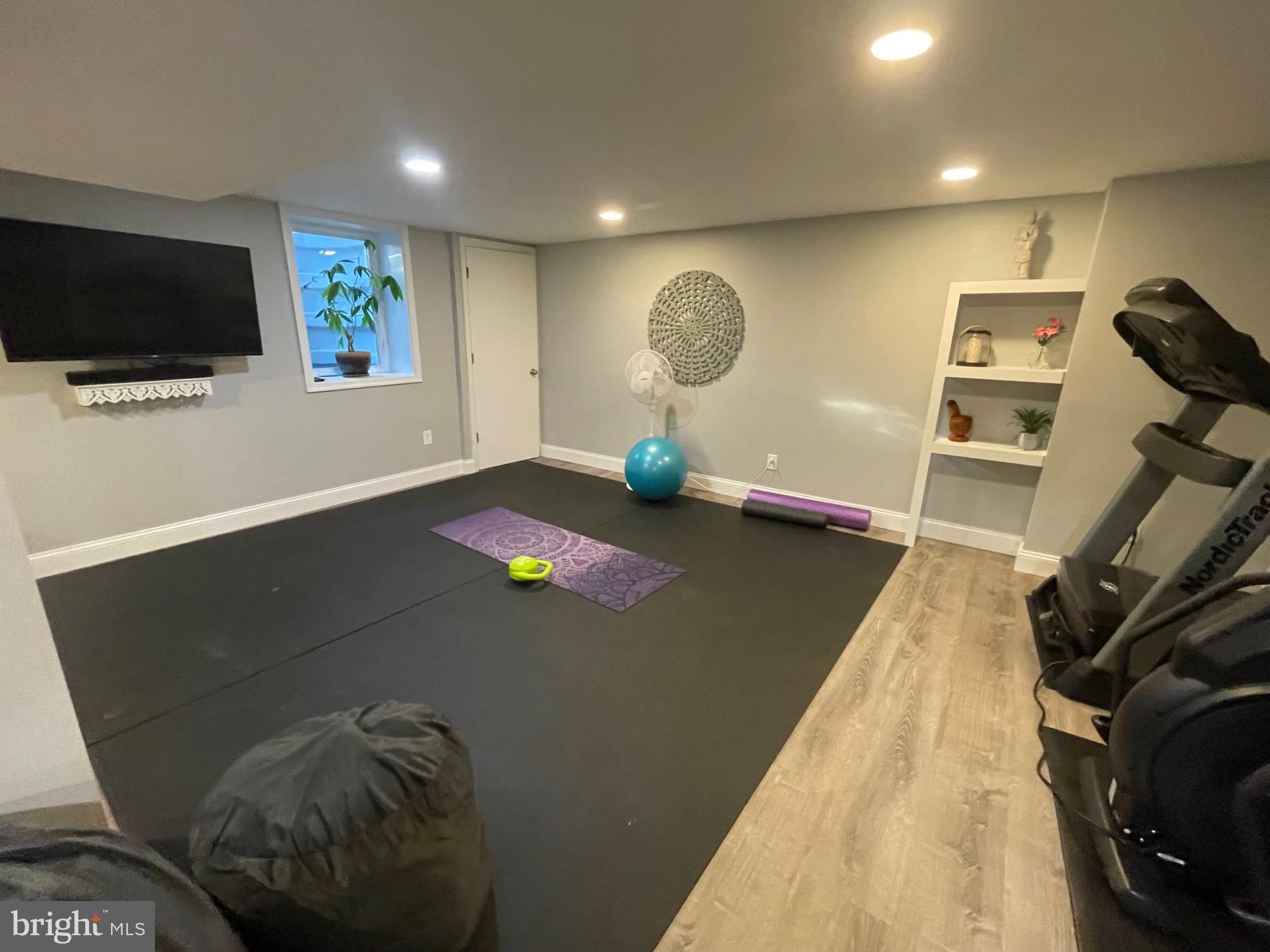 MIFFLIN WOODS - Residential