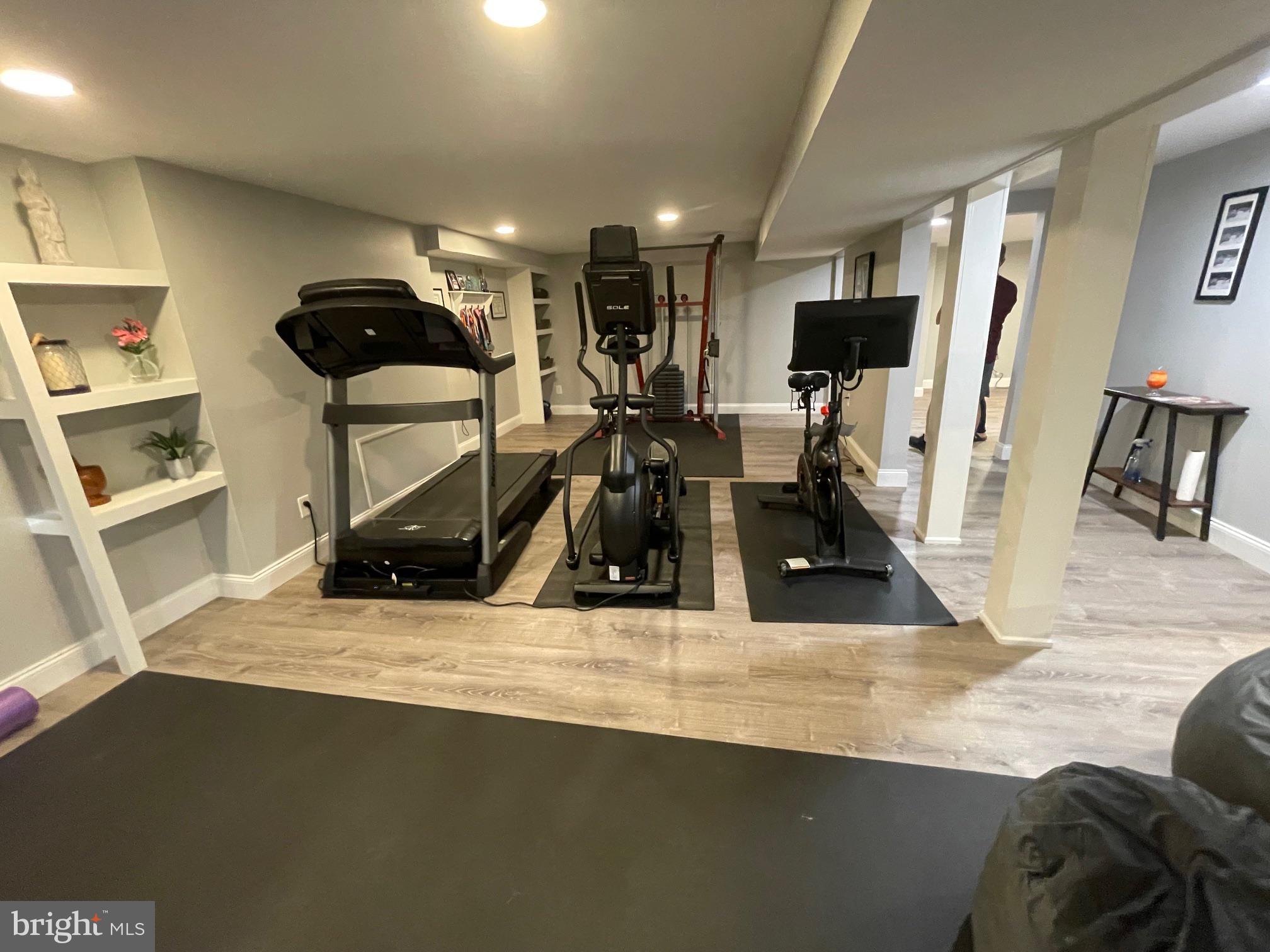 MIFFLIN WOODS - Residential