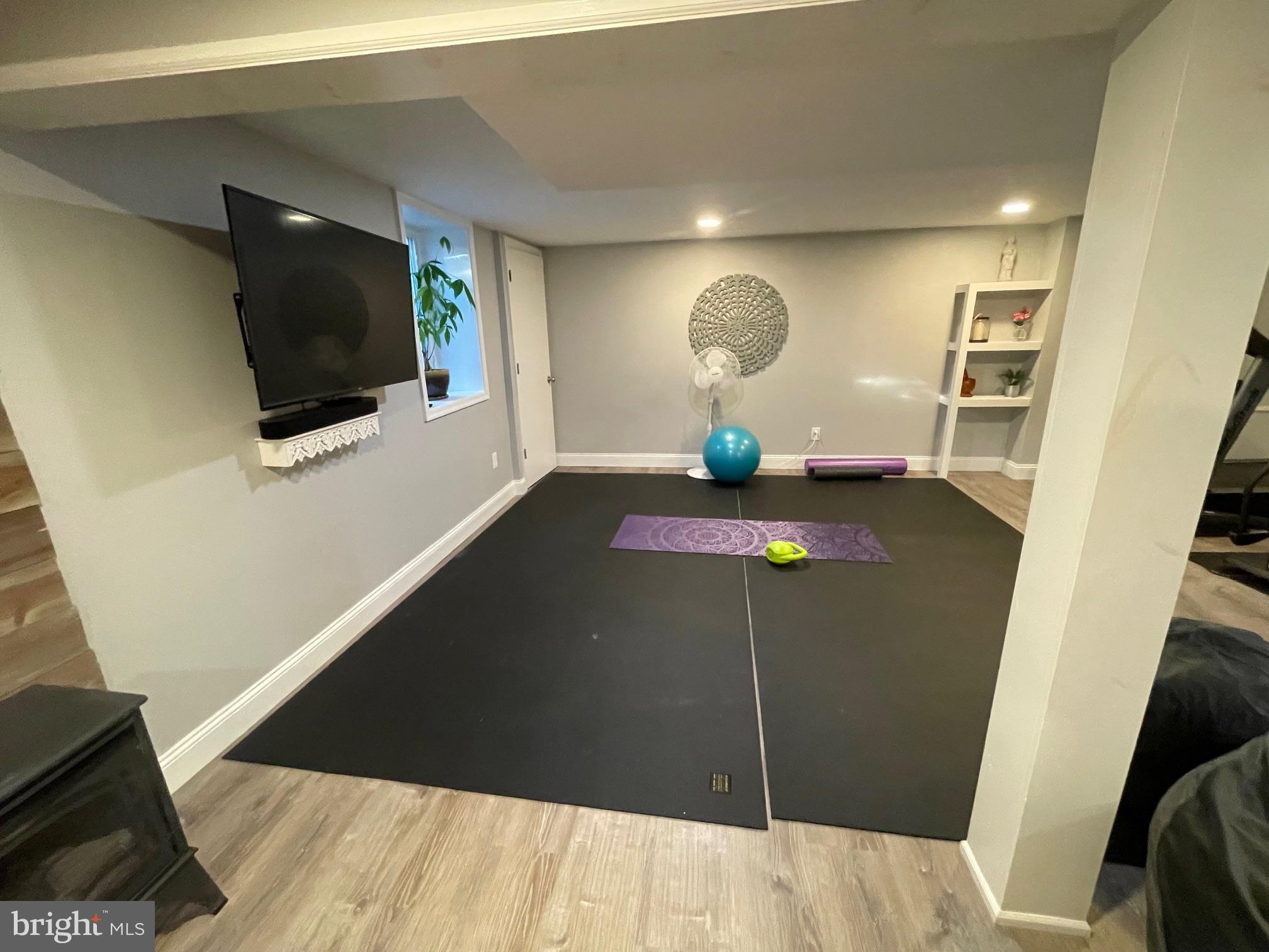 MIFFLIN WOODS - Residential