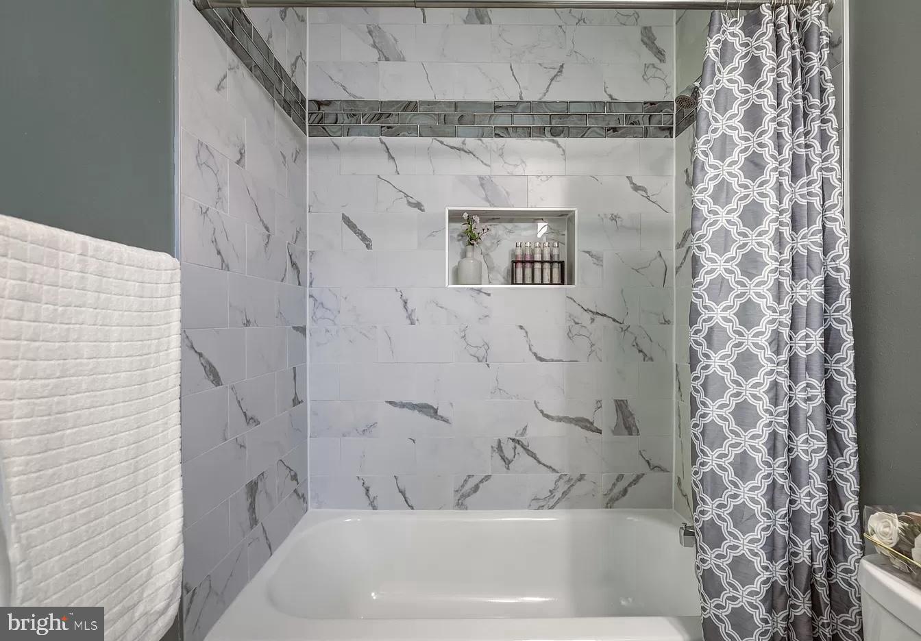 DALE CITY - Residential Lease