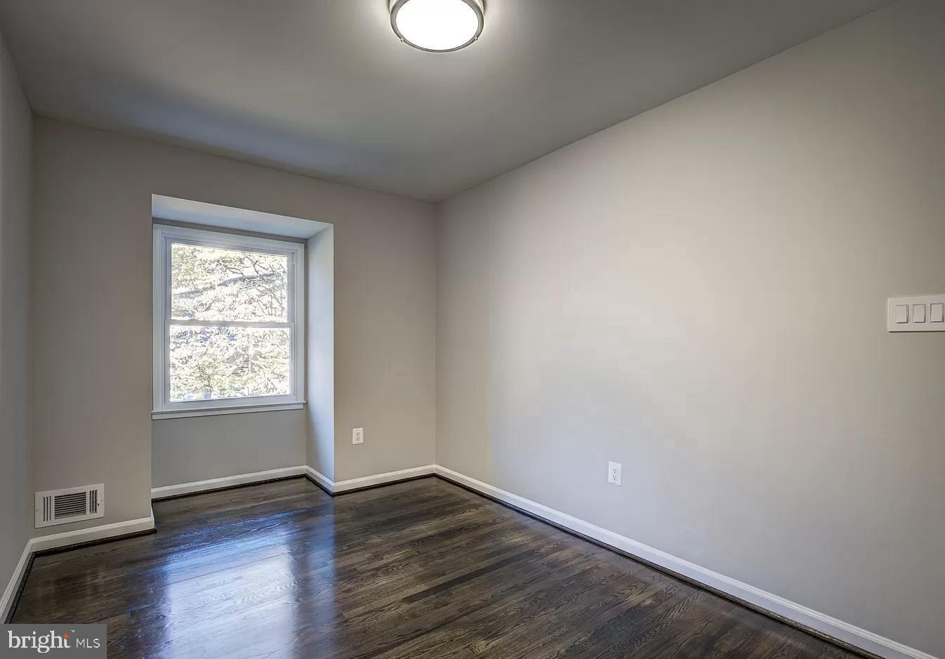 DALE CITY - Residential Lease