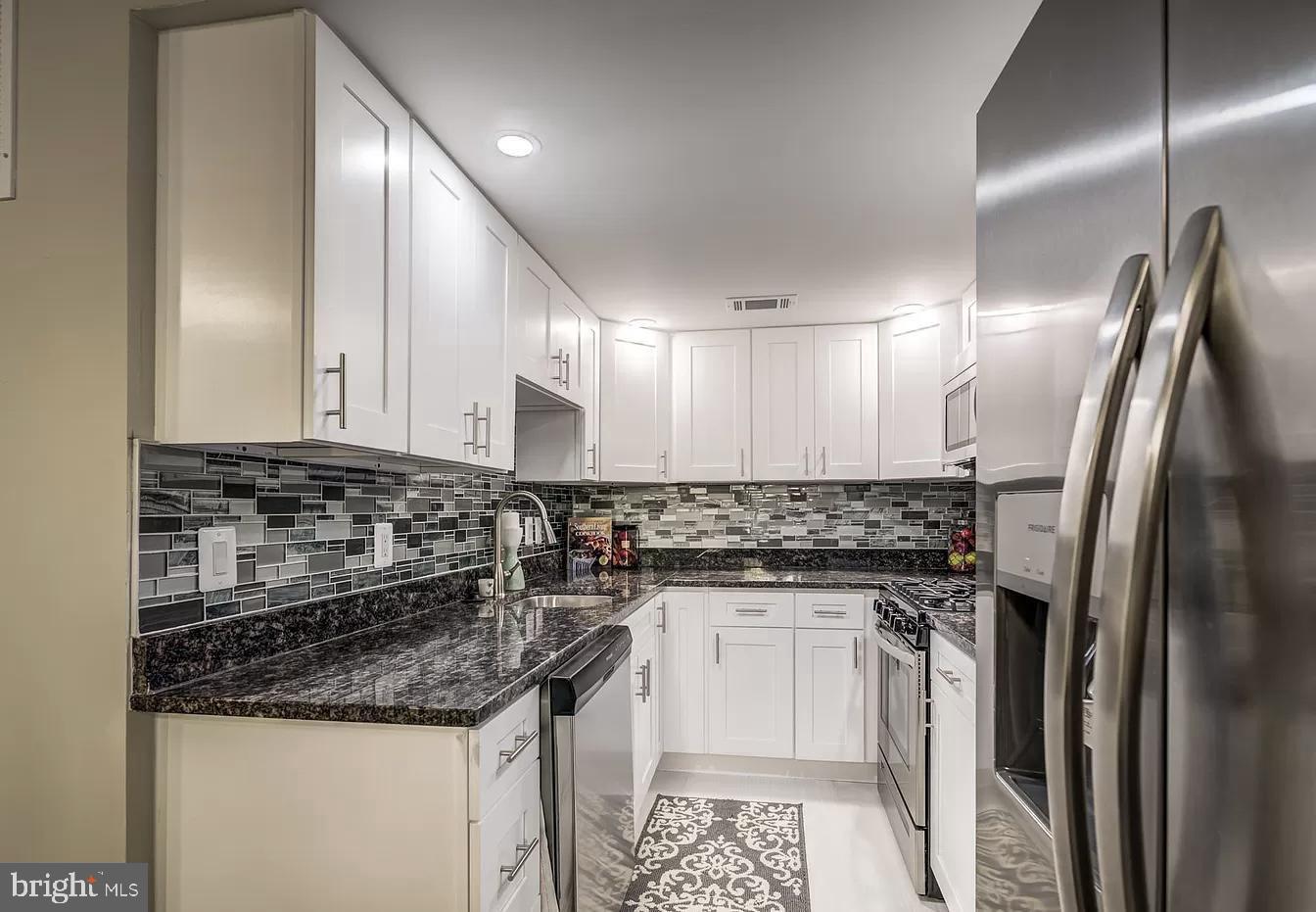 DALE CITY - Residential Lease