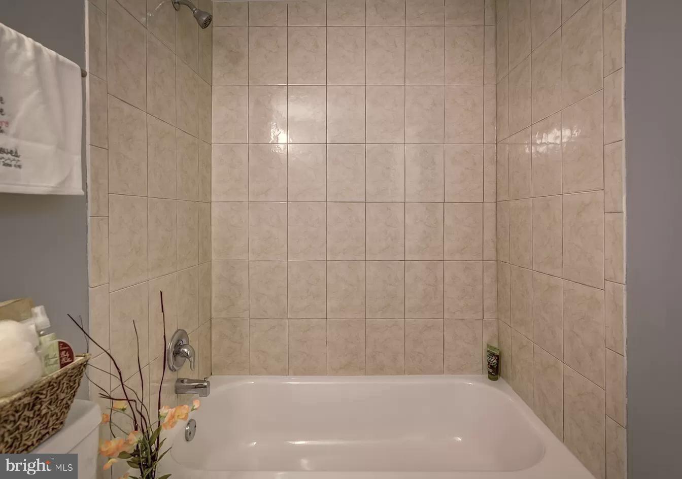 DALE CITY - Residential Lease