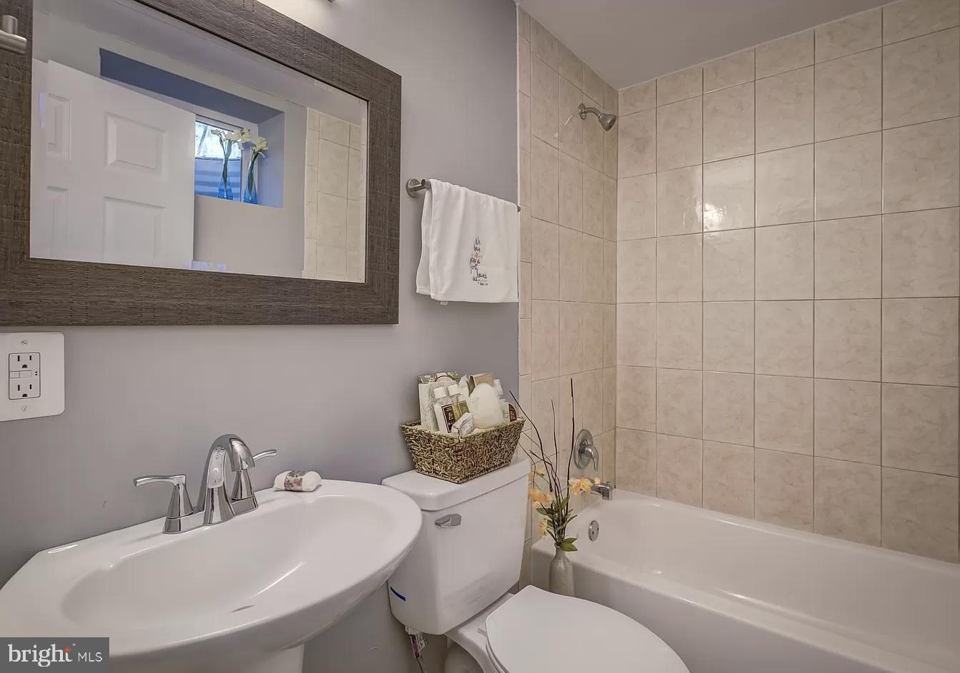 DALE CITY - Residential Lease