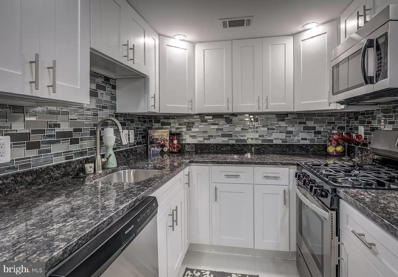 DALE CITY - Residential Lease