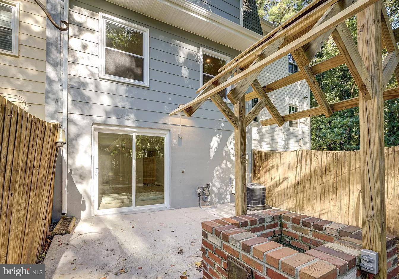 DALE CITY - Residential Lease