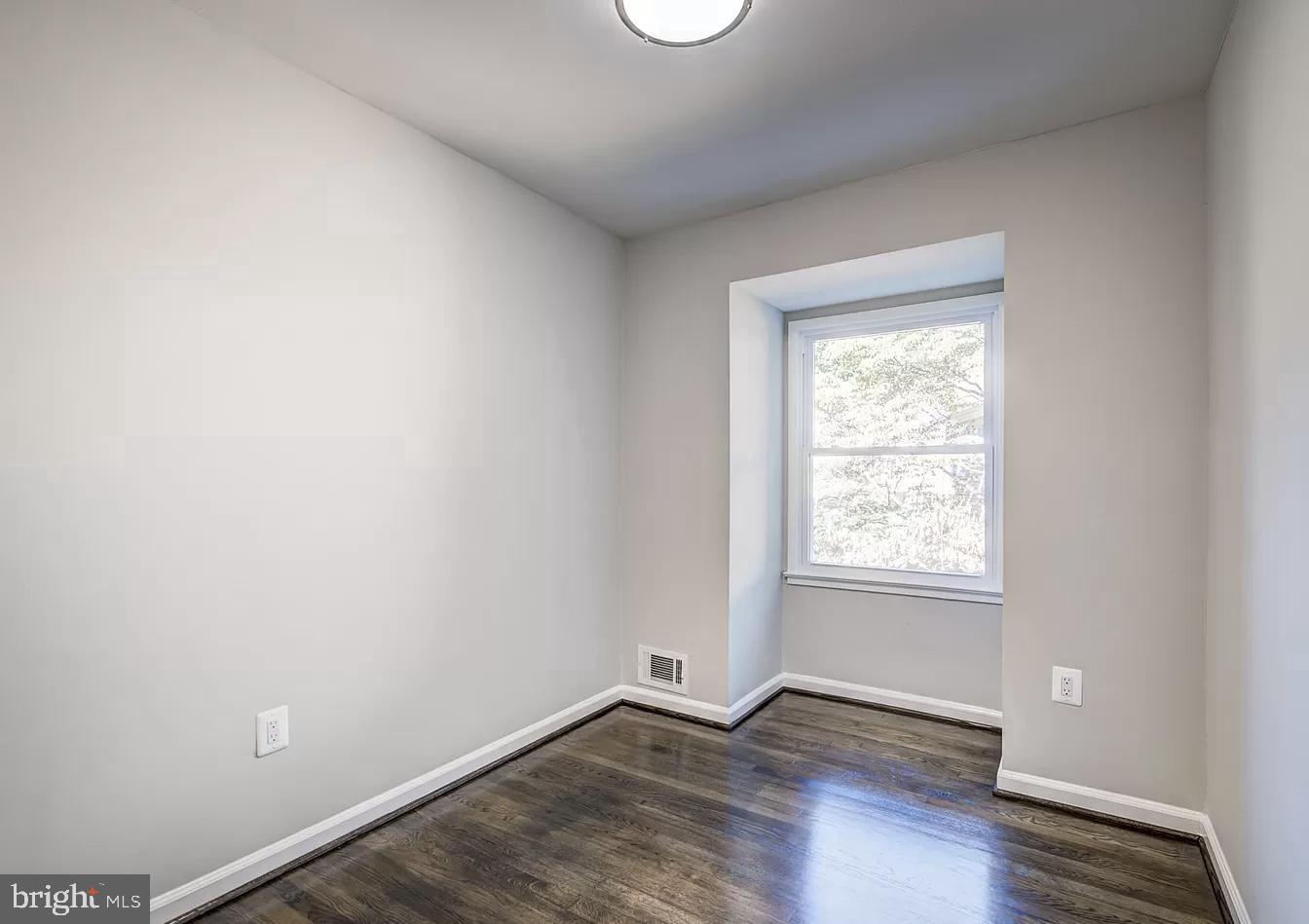 DALE CITY - Residential Lease