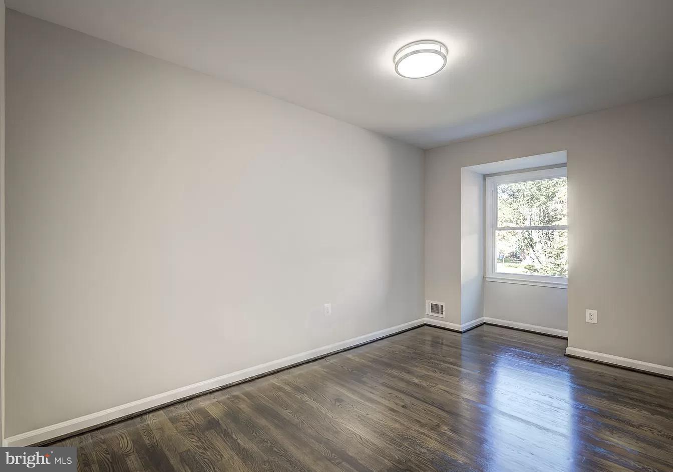 DALE CITY - Residential Lease