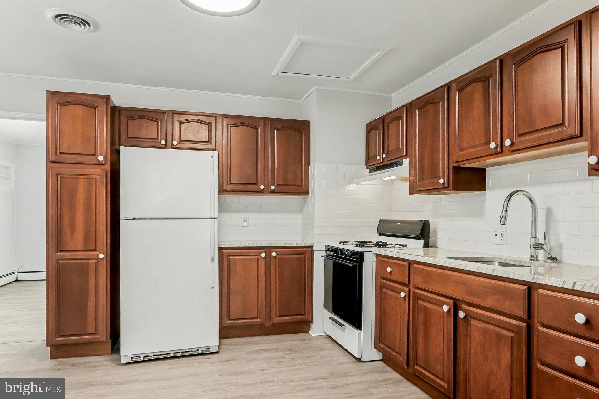 HOWARD PARK - Residential Lease