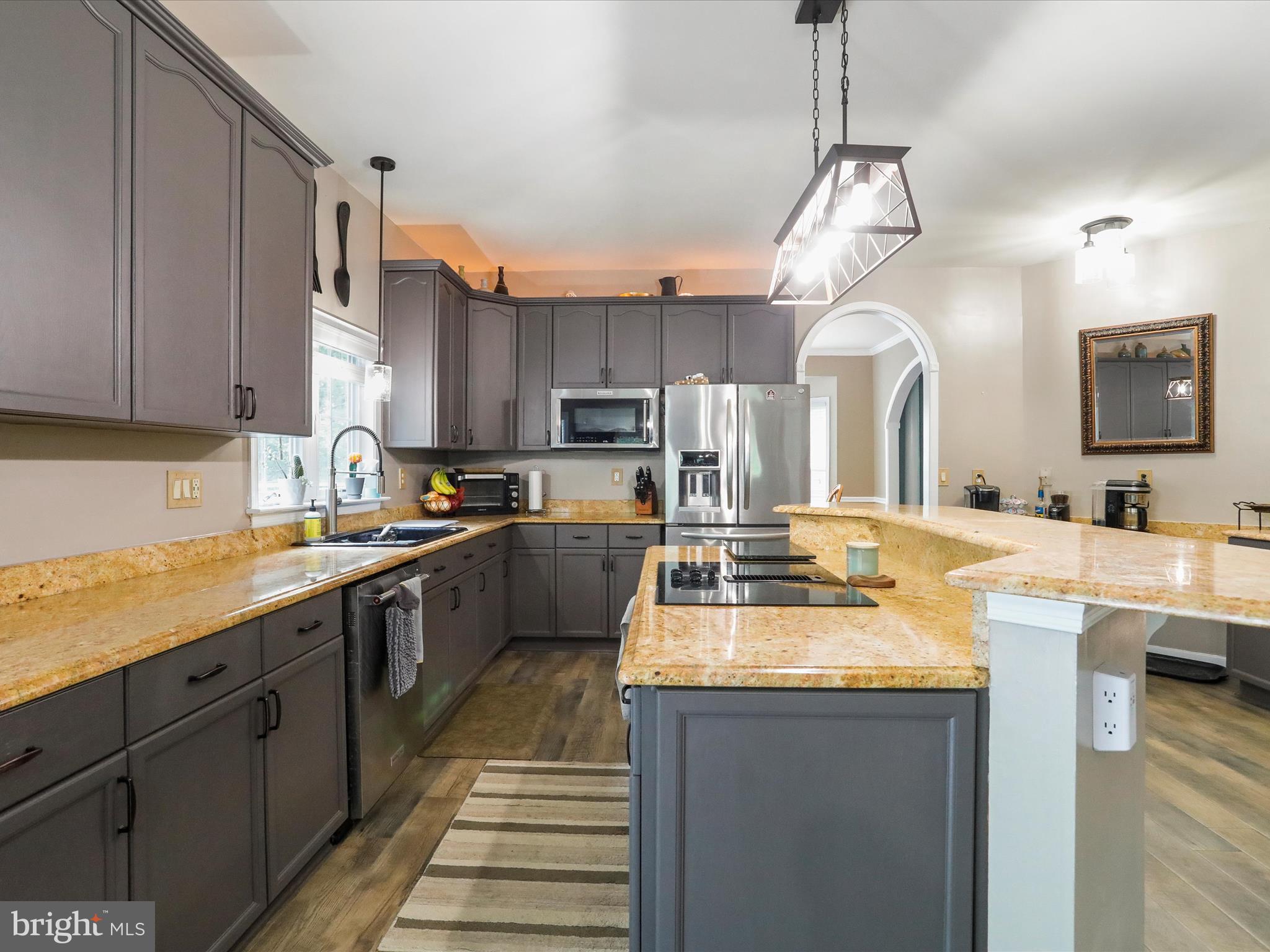 SHERWOOD FOREST - Residential