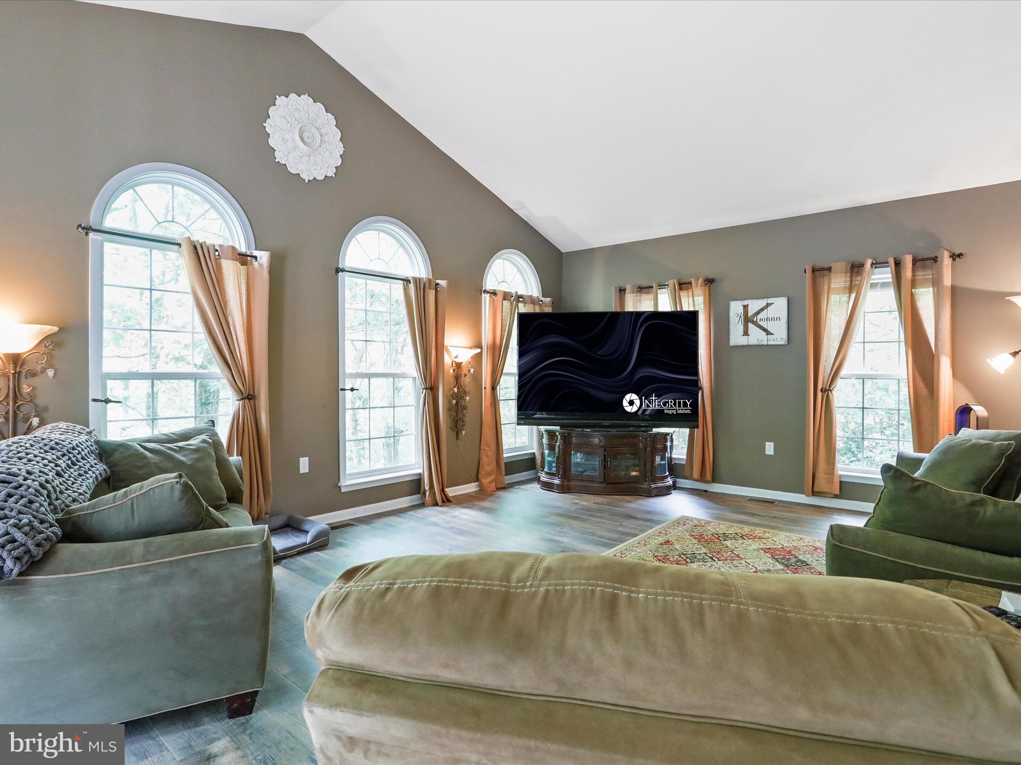 SHERWOOD FOREST - Residential