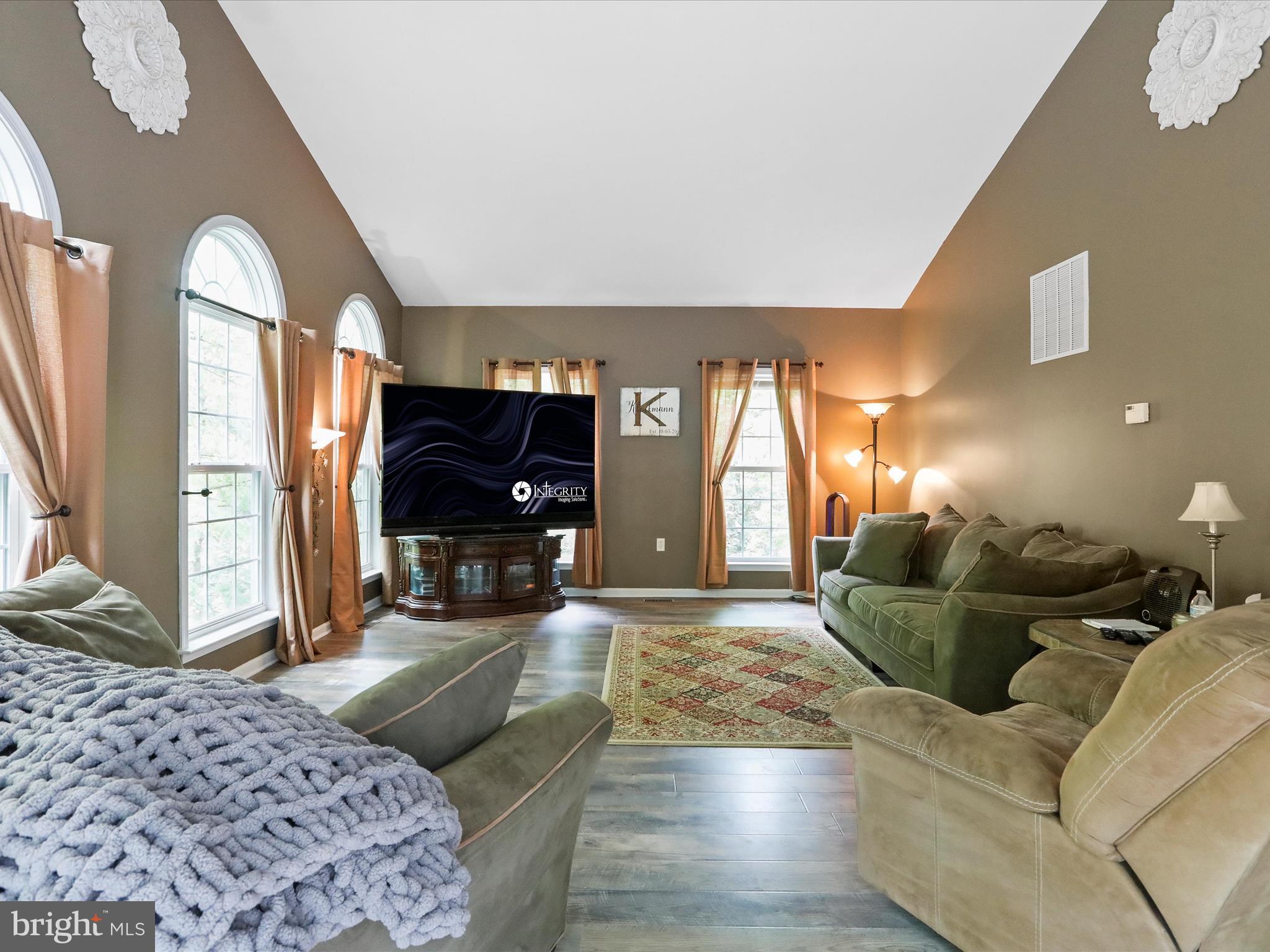 SHERWOOD FOREST - Residential