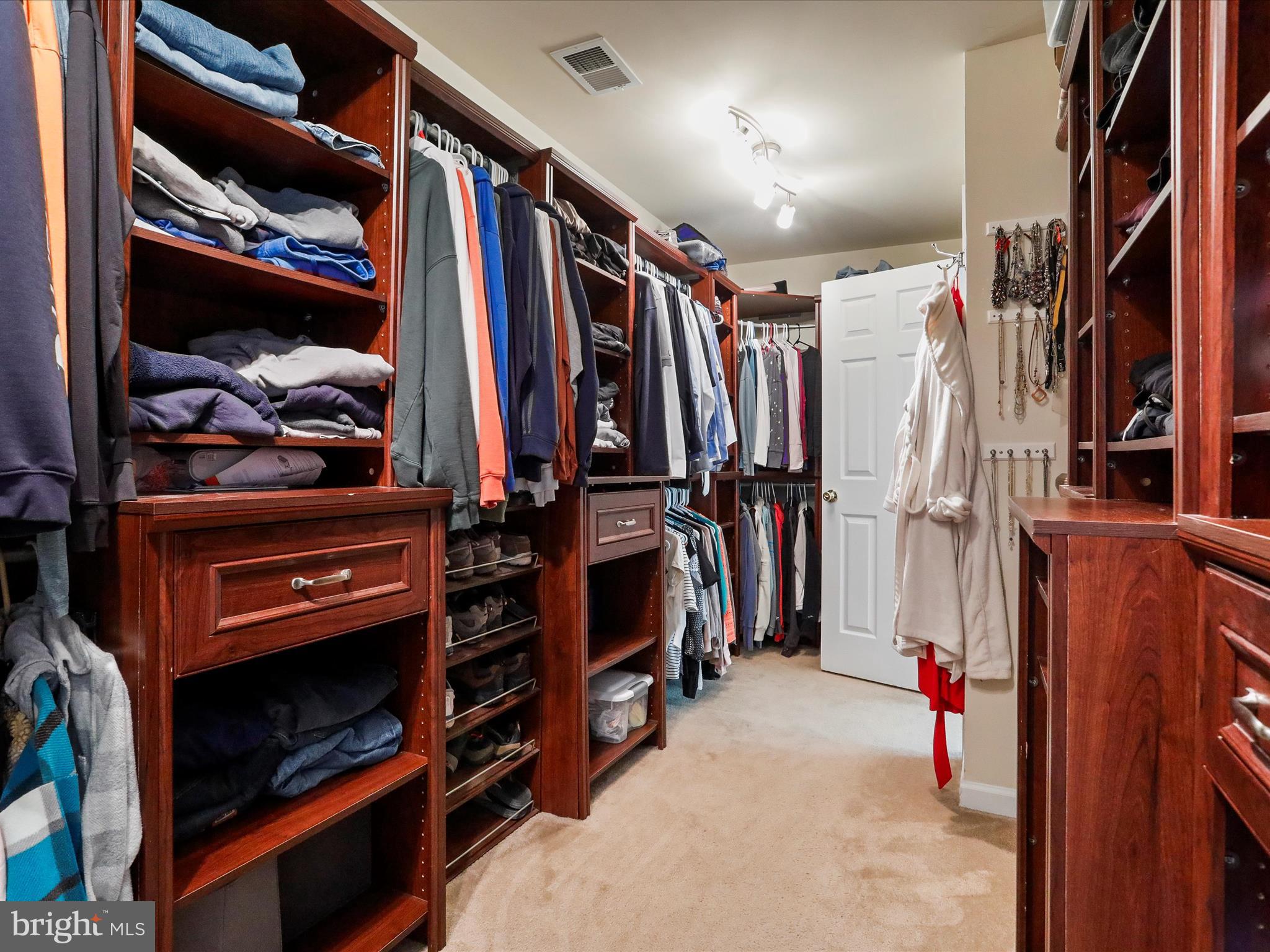 SHERWOOD FOREST - Residential