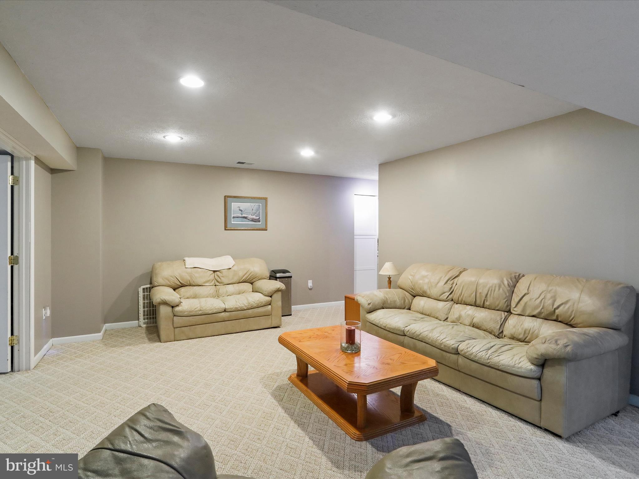 SHERWOOD FOREST - Residential