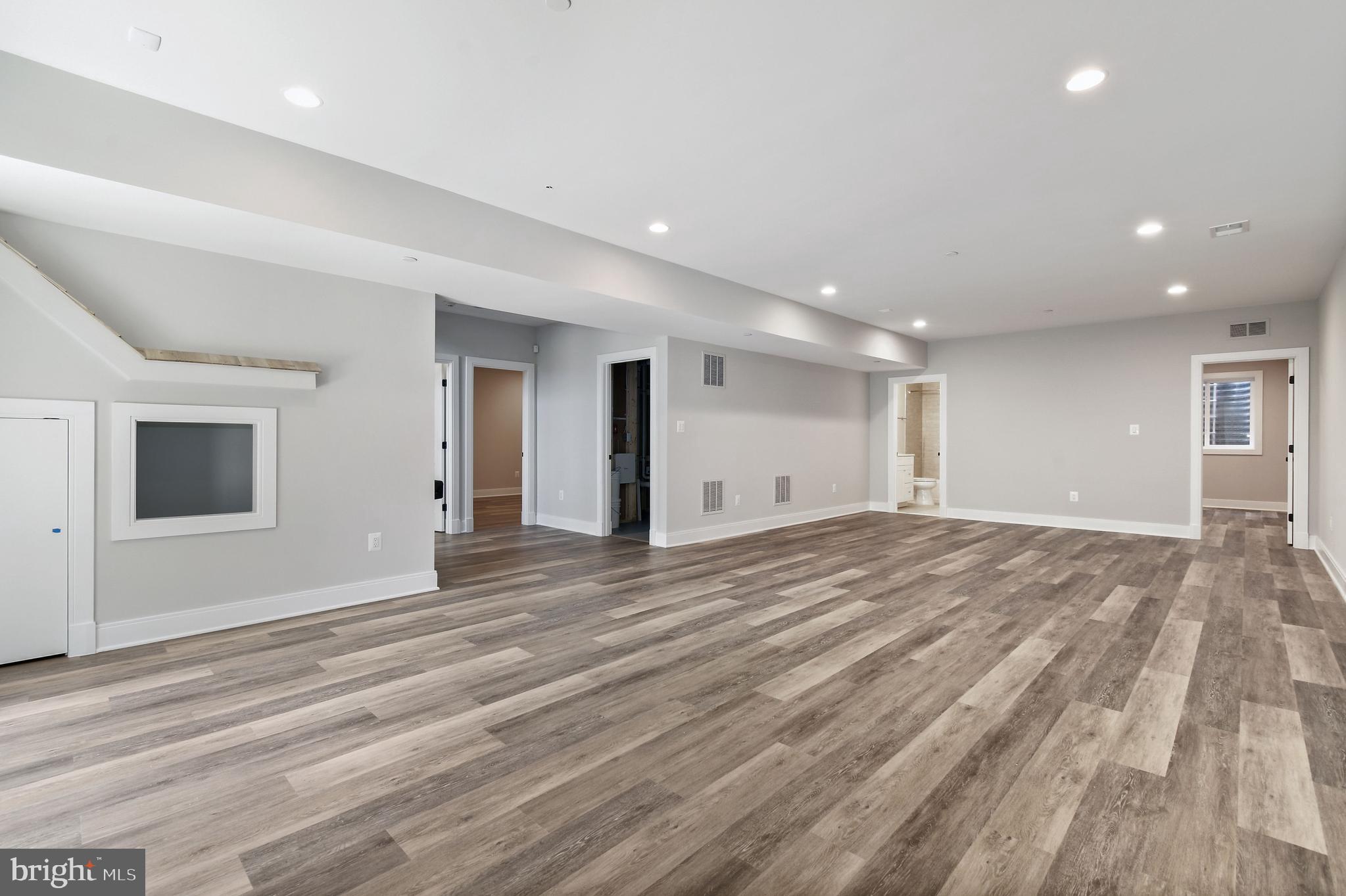 CHEVY CHASE MANOR - Residential